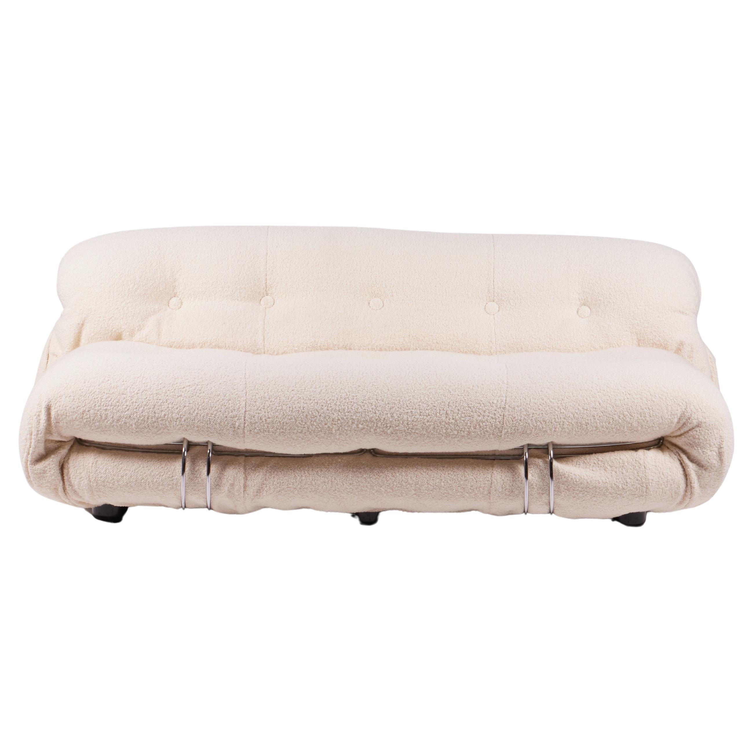 Afra & Tobia Scarpa “Soriana” Sofa for Cassina, Bouclé Wool, 1969

The lustrous original chromed metal structure embraces the soft and voluptuous alpaca boucle' volumes in this Mid-Century Italian Design masterpiece. 

The sofa has been