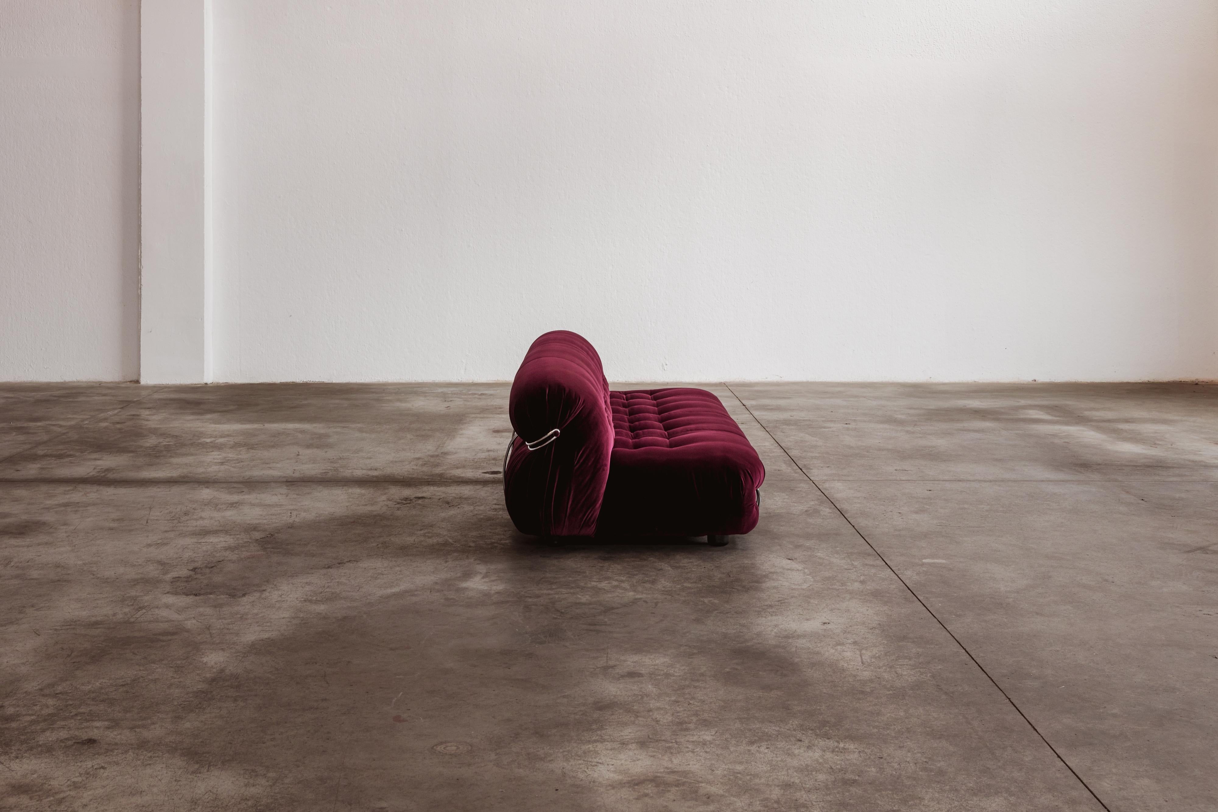 Italian Afra & Tobia Scarpa “Soriana” Sofa for Cassina, Burgundy Velvet, 1969 For Sale