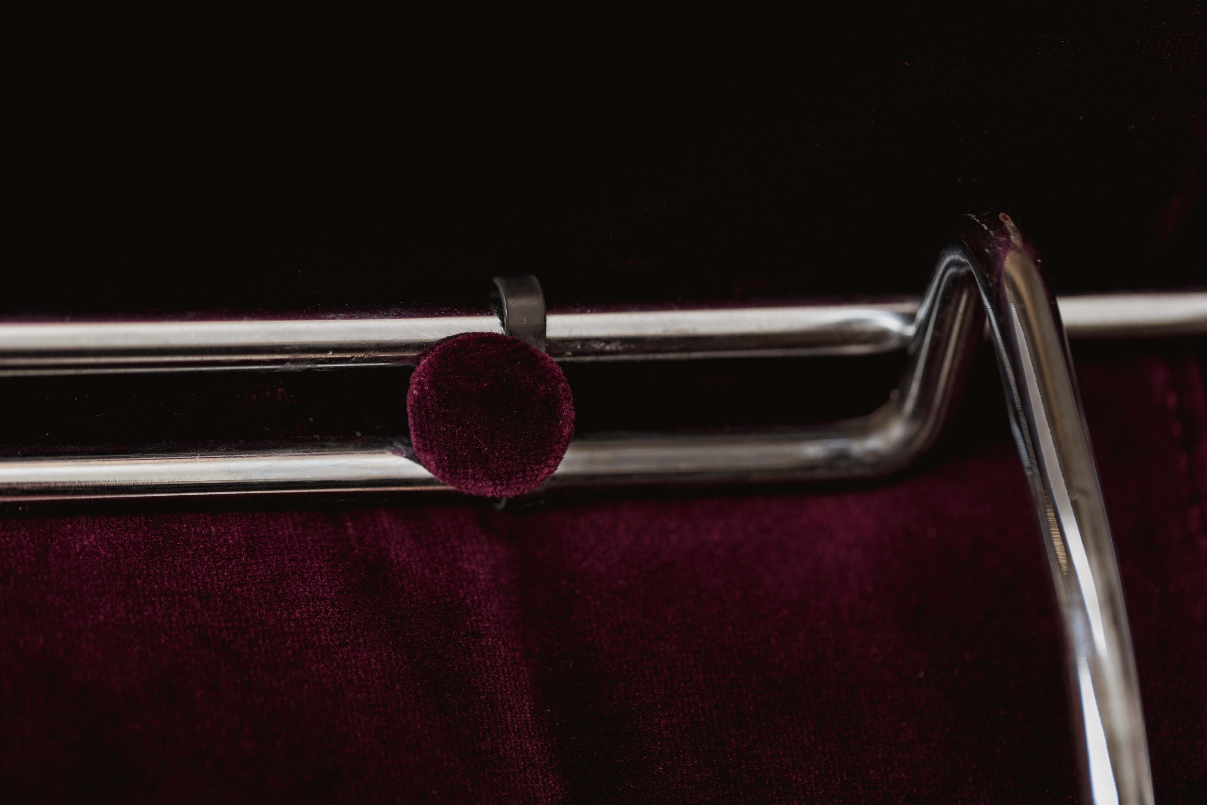 Afra & Tobia Scarpa “Soriana” Sofa for Cassina, Burgundy Velvet, 1969 For Sale 1