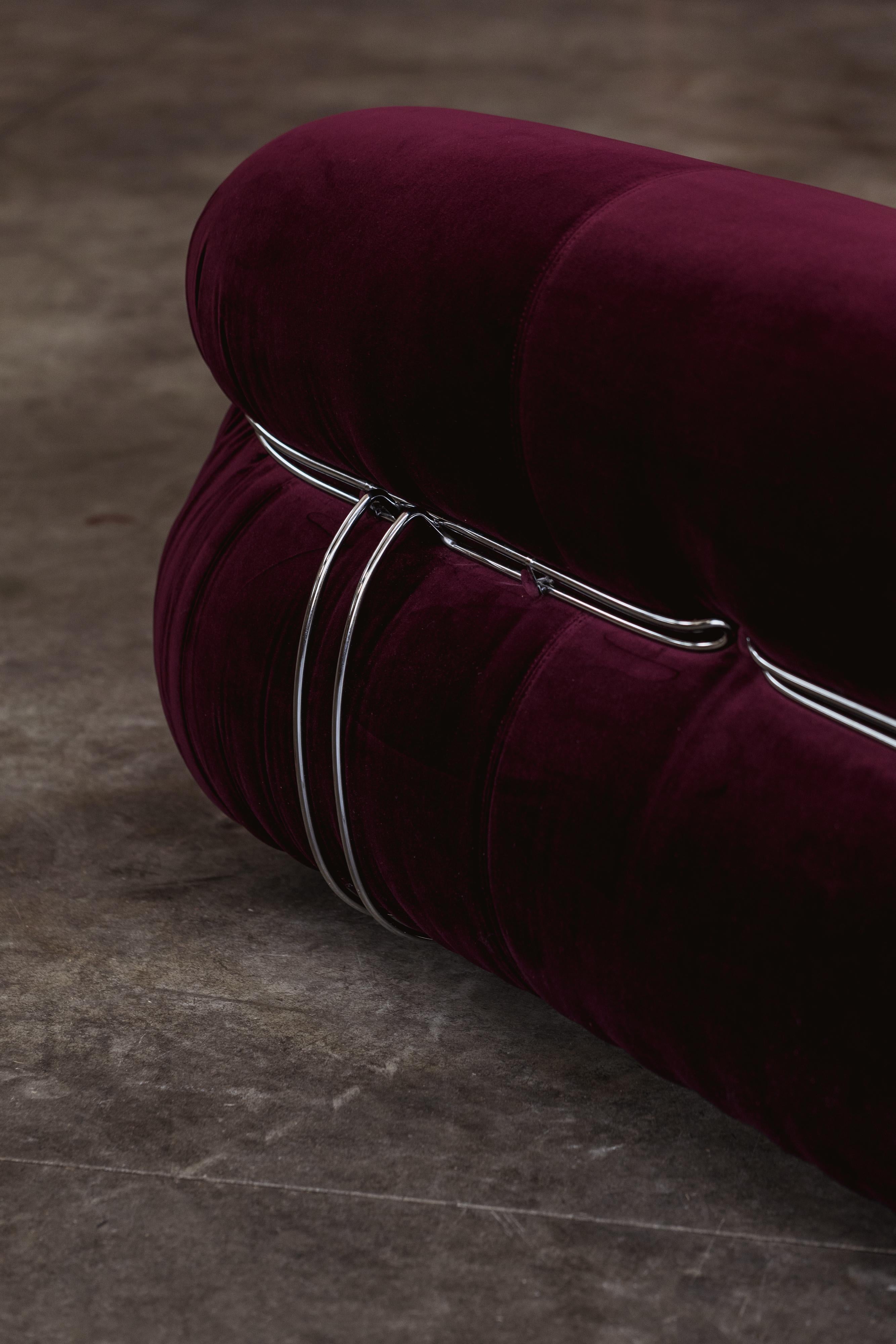Afra & Tobia Scarpa “Soriana” Sofa for Cassina, Burgundy Velvet, 1969 For Sale 2