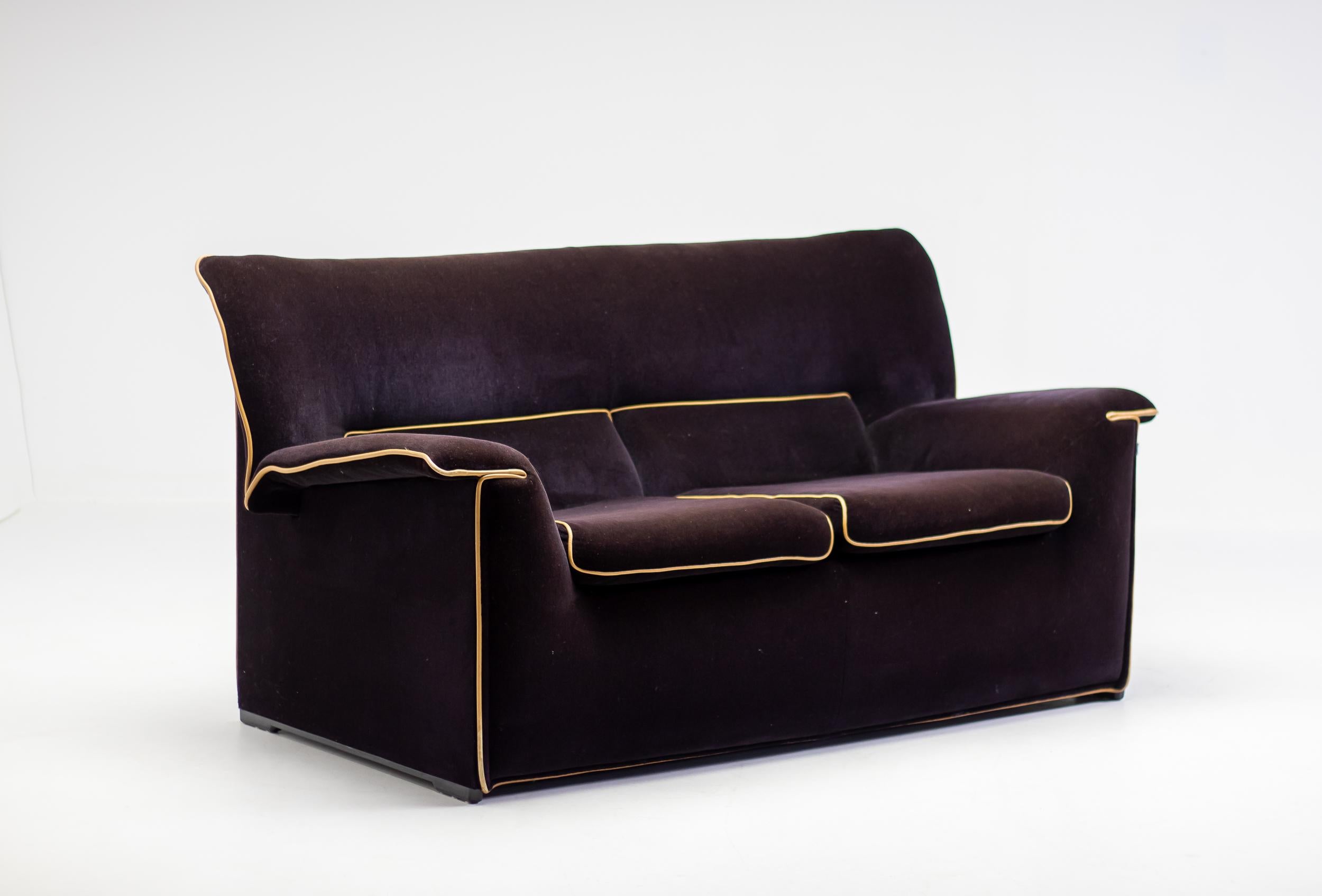 Canapé Lauriana en velours Afra & Tobia Scarpa en vente 3
