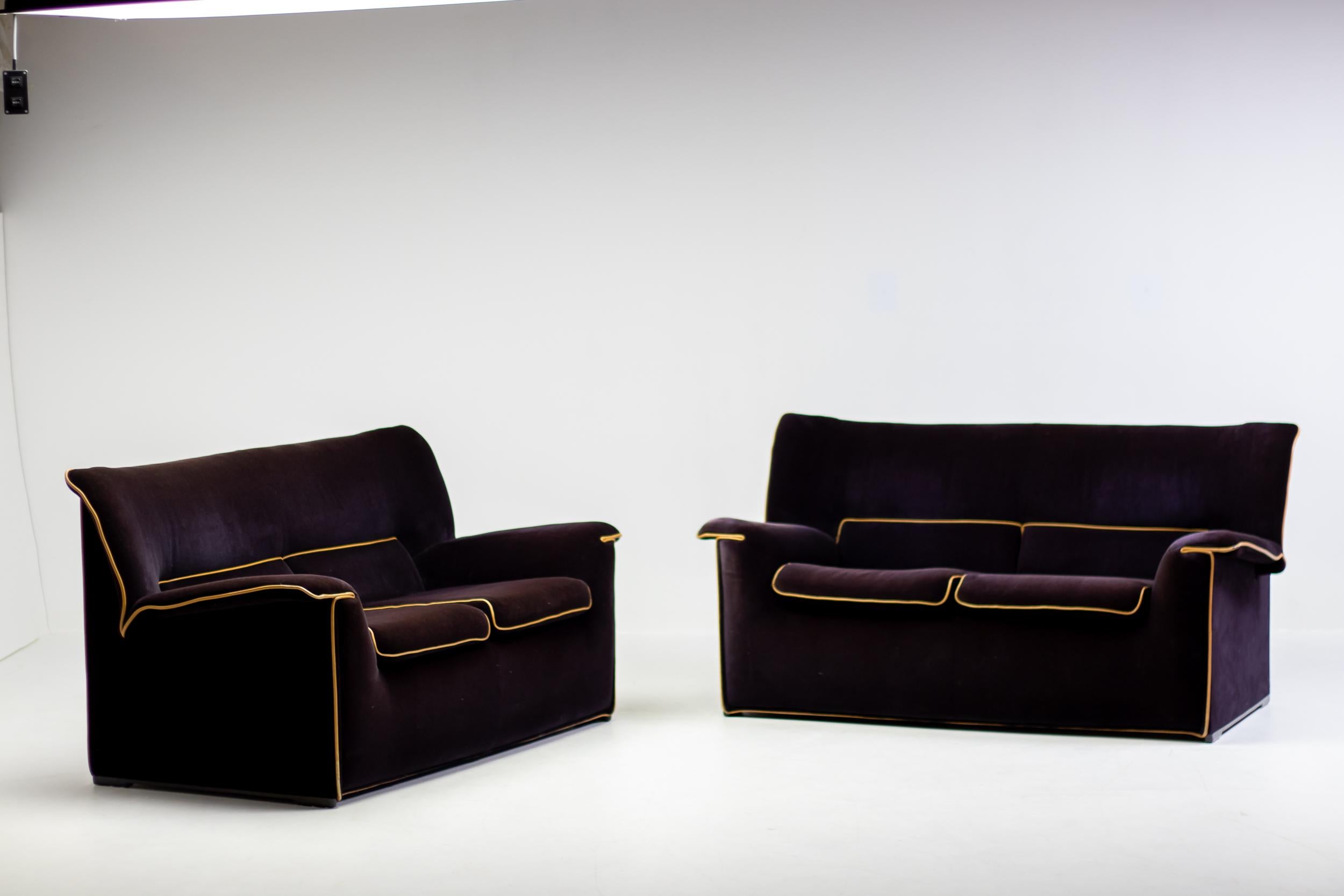 italien Canapé Lauriana en velours Afra & Tobia Scarpa en vente