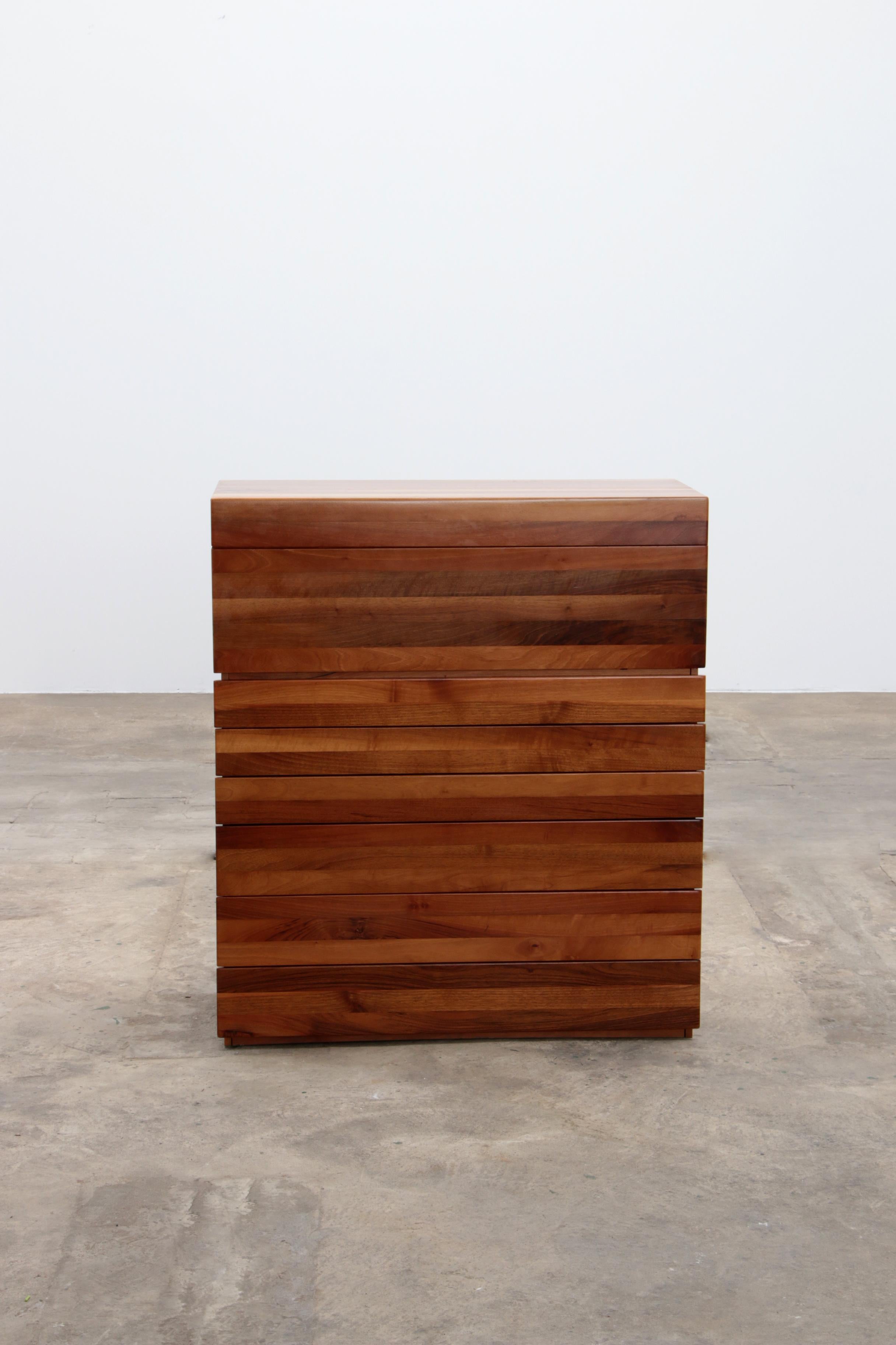 Afra & Tobia Scarpa Walnut secretary chest of drawers for Molteni, 1970 Italy. For Sale 2