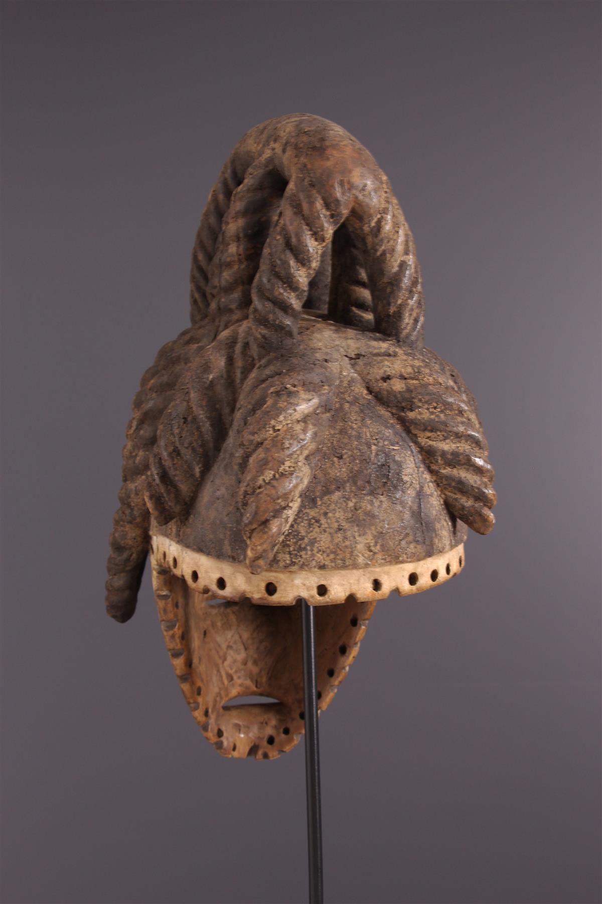 Máscara Tribal Igbo Agbogo Femenina Africana de Madera Marrón-Rojo-Beige Nigeria Años 70 en venta 4