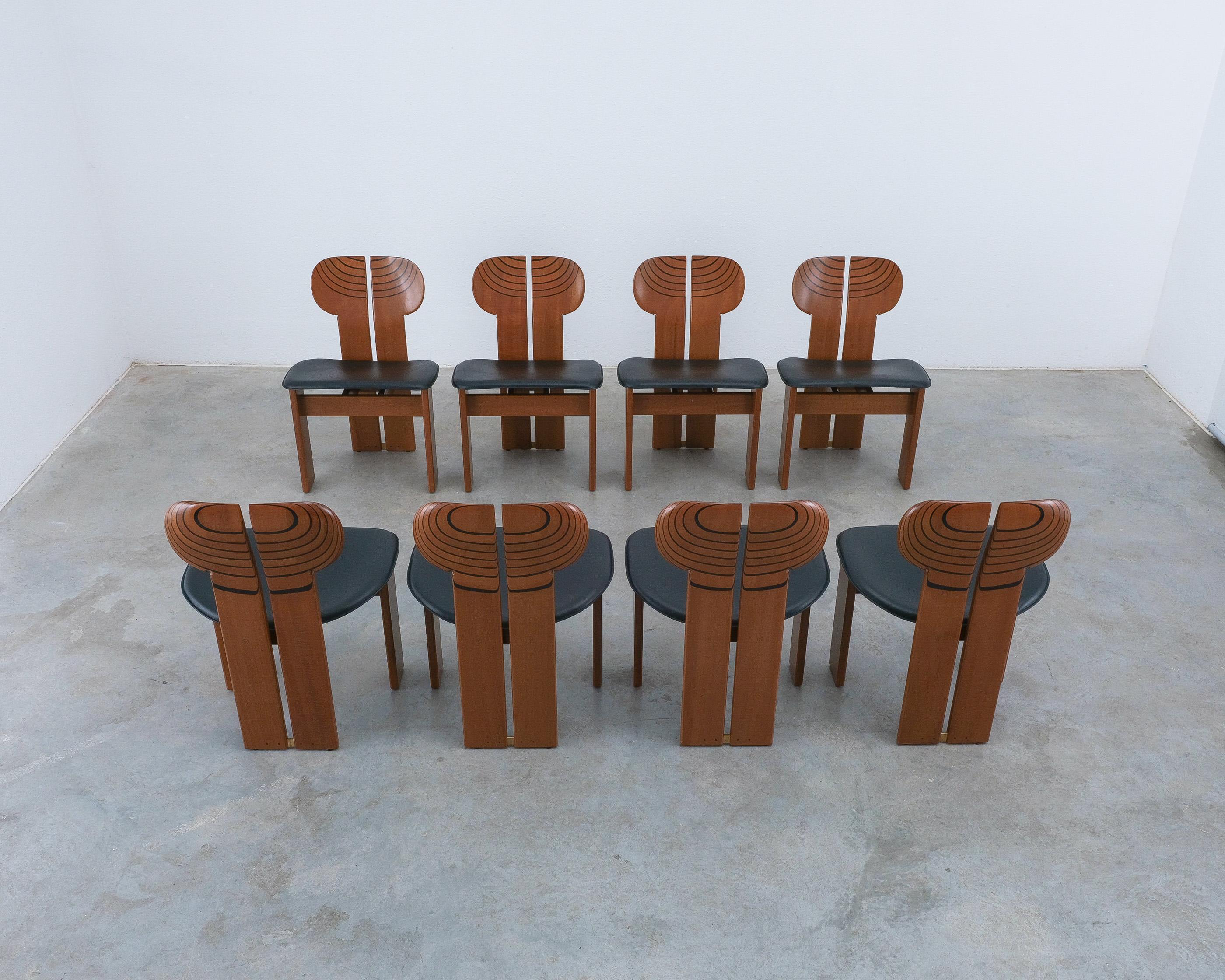 Africa Chairs (8) By Afra And Tobia Scarpa Maxalto Walnut, Black Leather, Italy For Sale 3