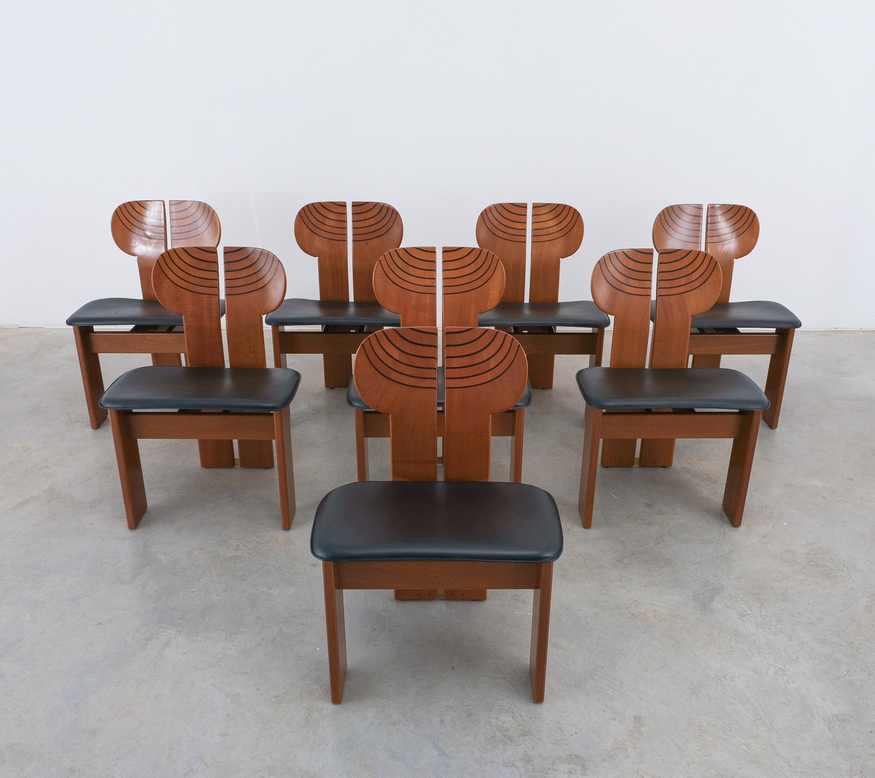 Africa Chairs (8) By Afra And Tobia Scarpa Maxalto Walnut, Black Leather, Italy For Sale 6