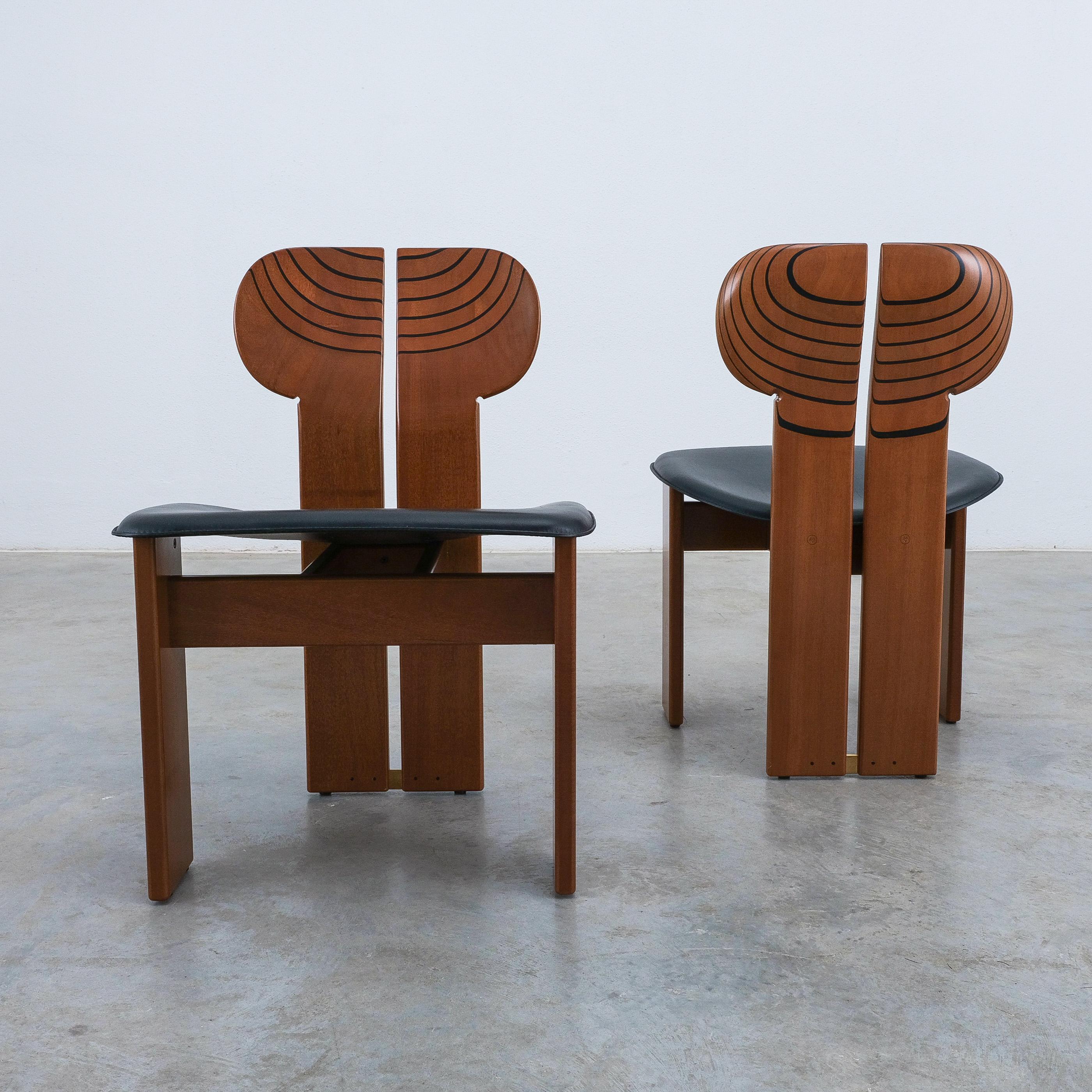 Africa Chairs (8) By Afra And Tobia Scarpa Maxalto Walnut, Black Leather, Italy For Sale 7