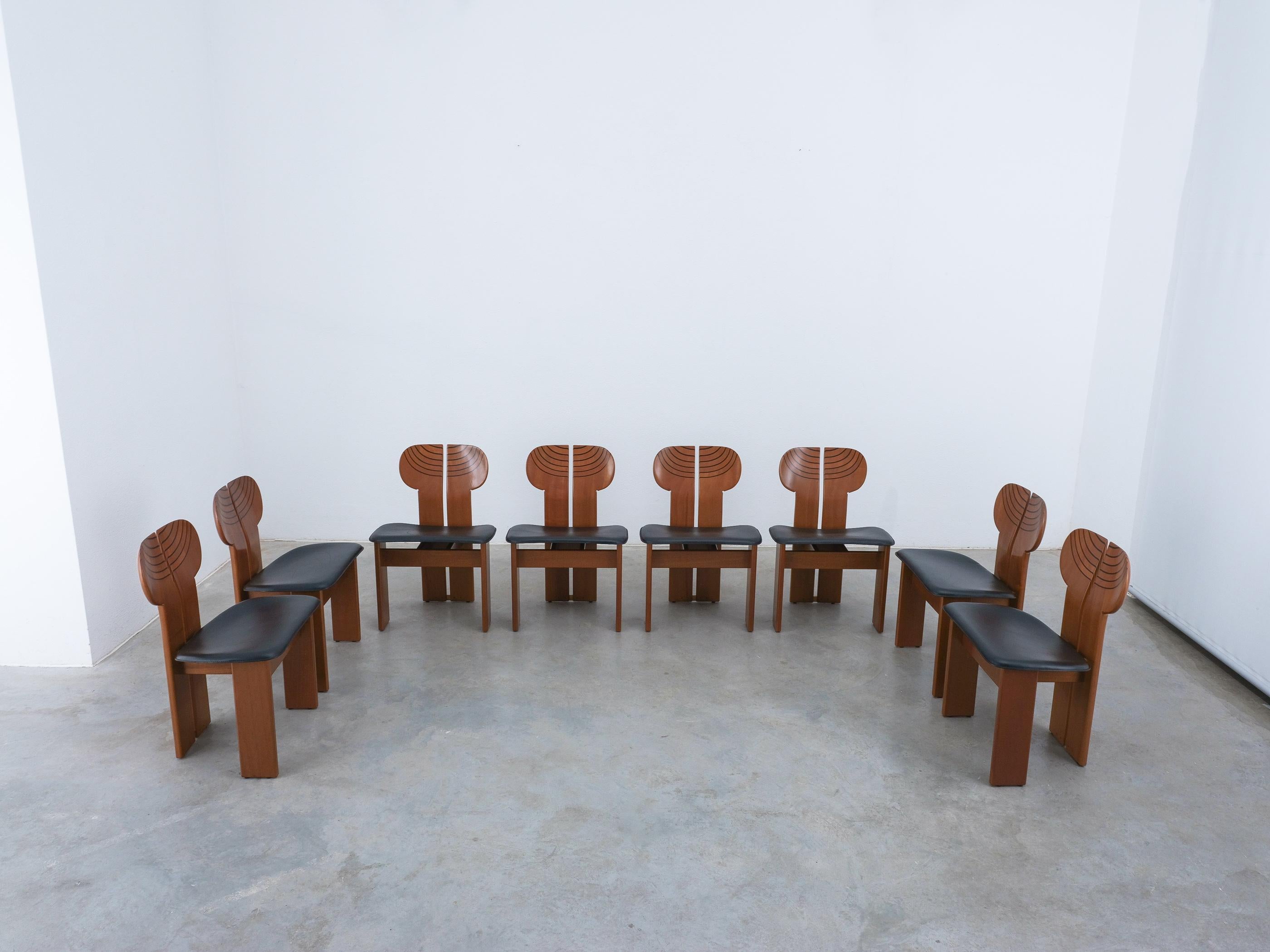 Africa Chairs (8) By Afra And Tobia Scarpa Maxalto Walnut, Black Leather, Italy For Sale 1