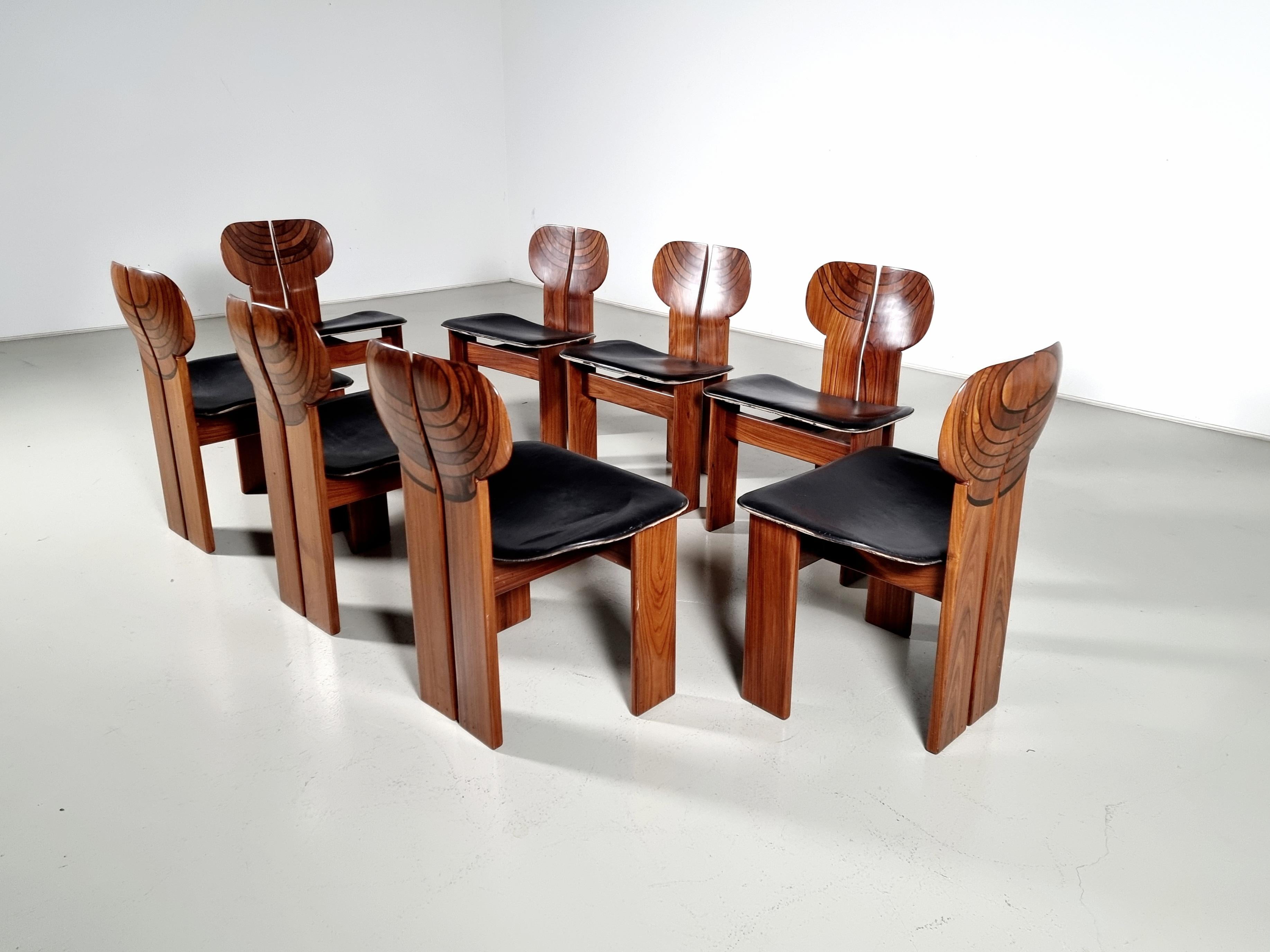 Late 20th Century Artona Africa chairs, walnut wood and black leather, Afra and Tobia Scarpa For Sale