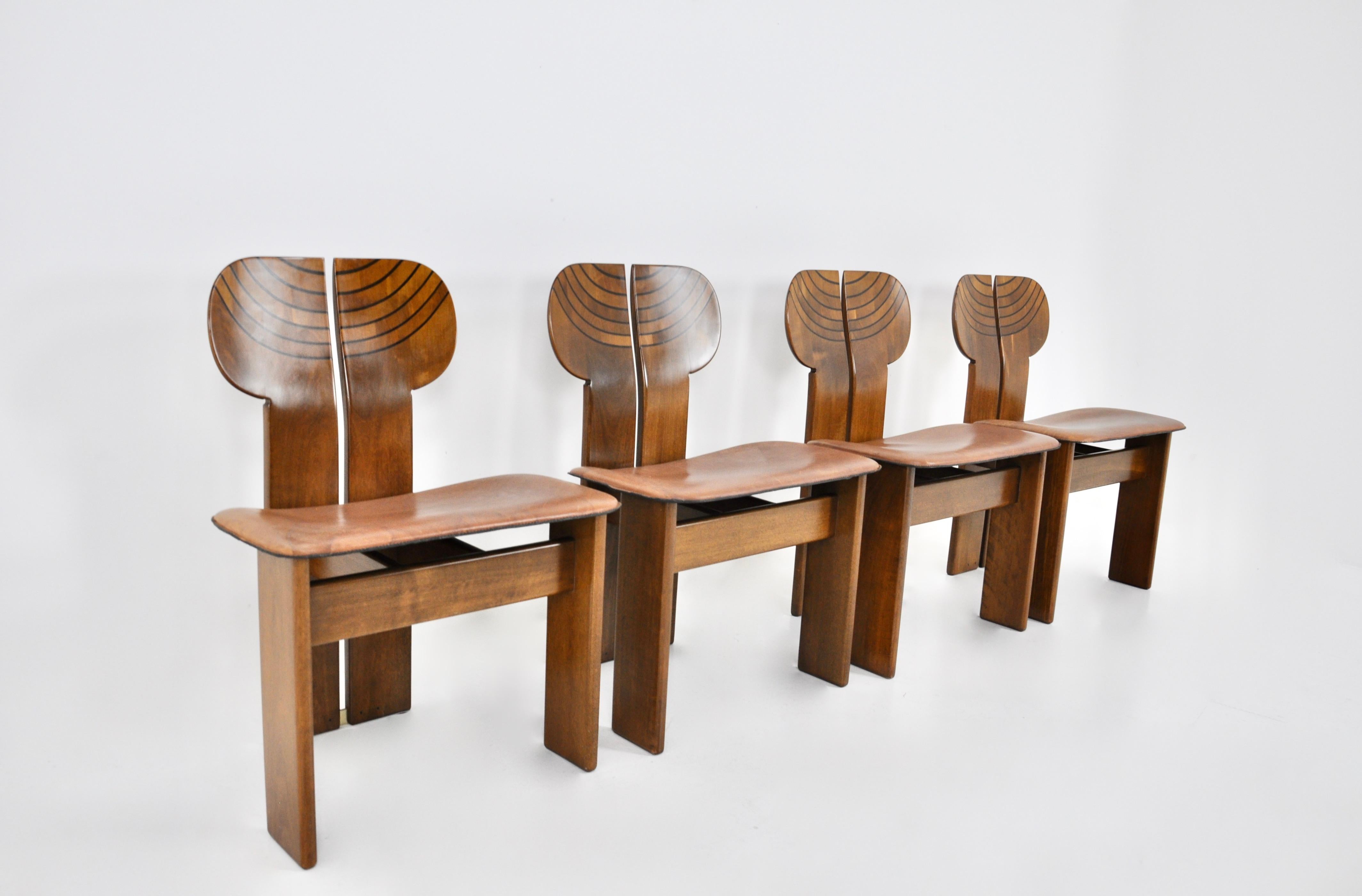Africa dining chairs by Afra & Tobia Scarpa for Maxalto, 1975, Set of 4 For Sale 1