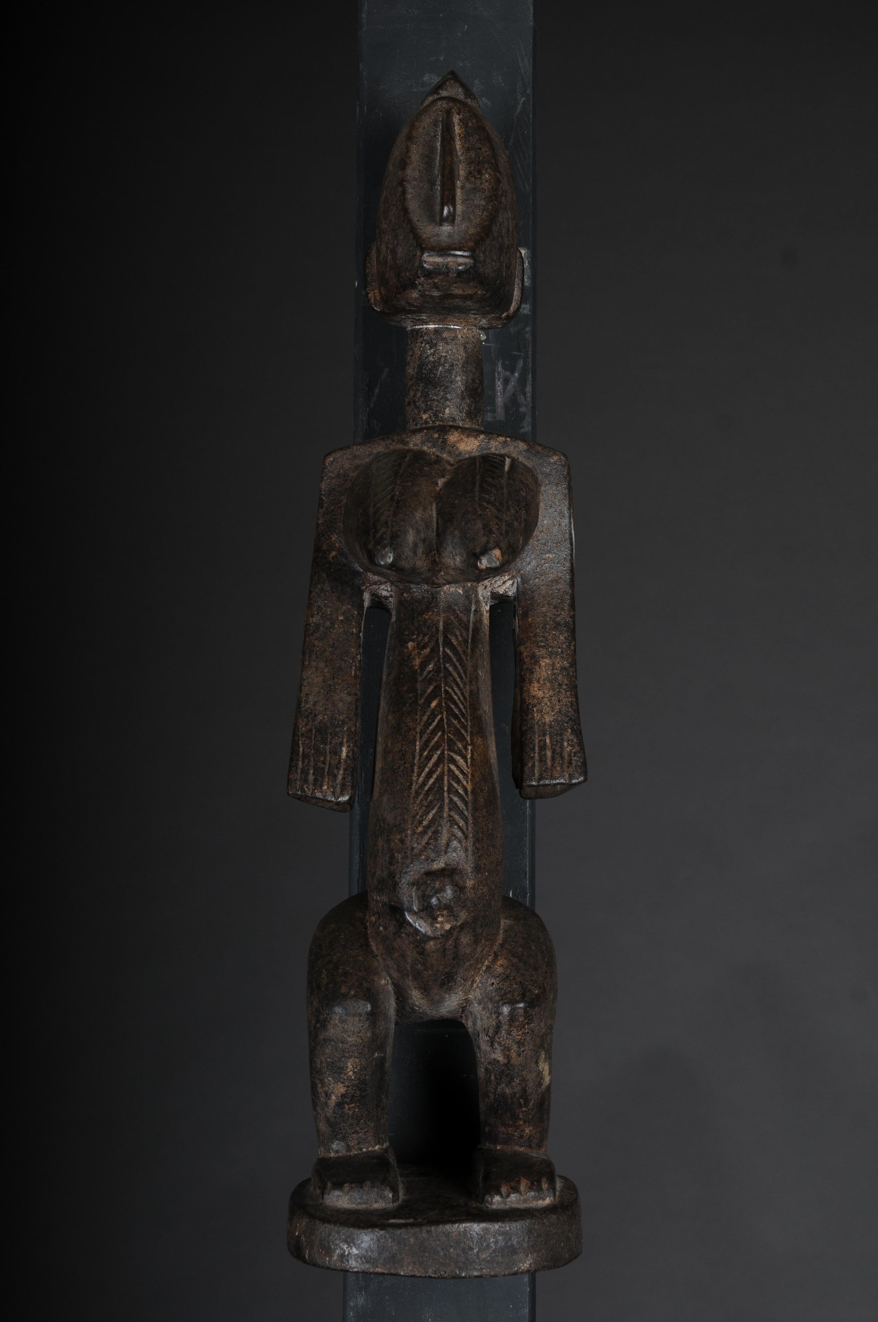 20th Century Antique Female Carved Wooden Figure, African Art

Solid wood, hand-carved, Africa probably century

Very decorative. Comes from a Berlin private collection.