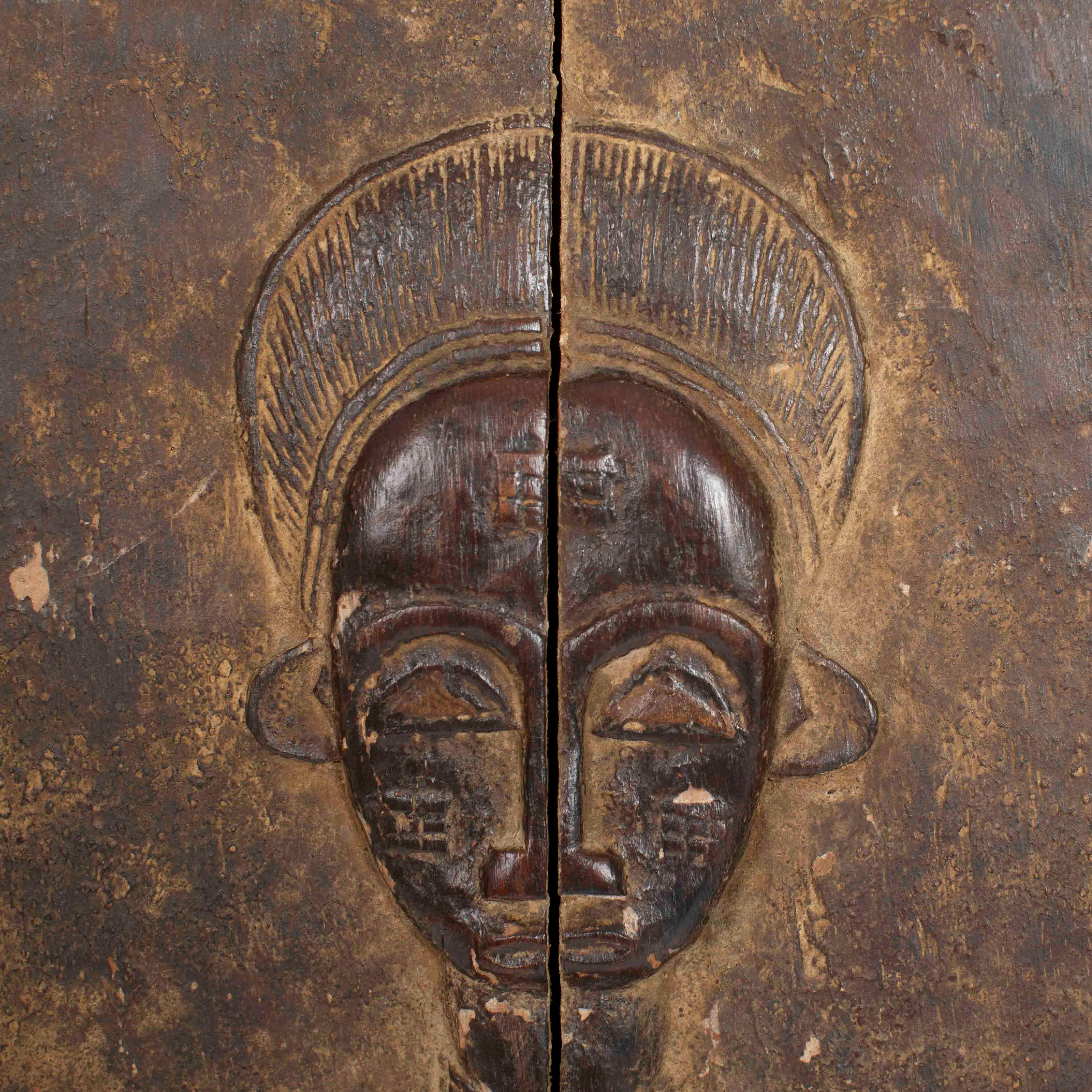Africain Mid-Century Wooden Tribal Wall-Sculpture Mali-Dogon Golden Frame 1960s For Sale 1