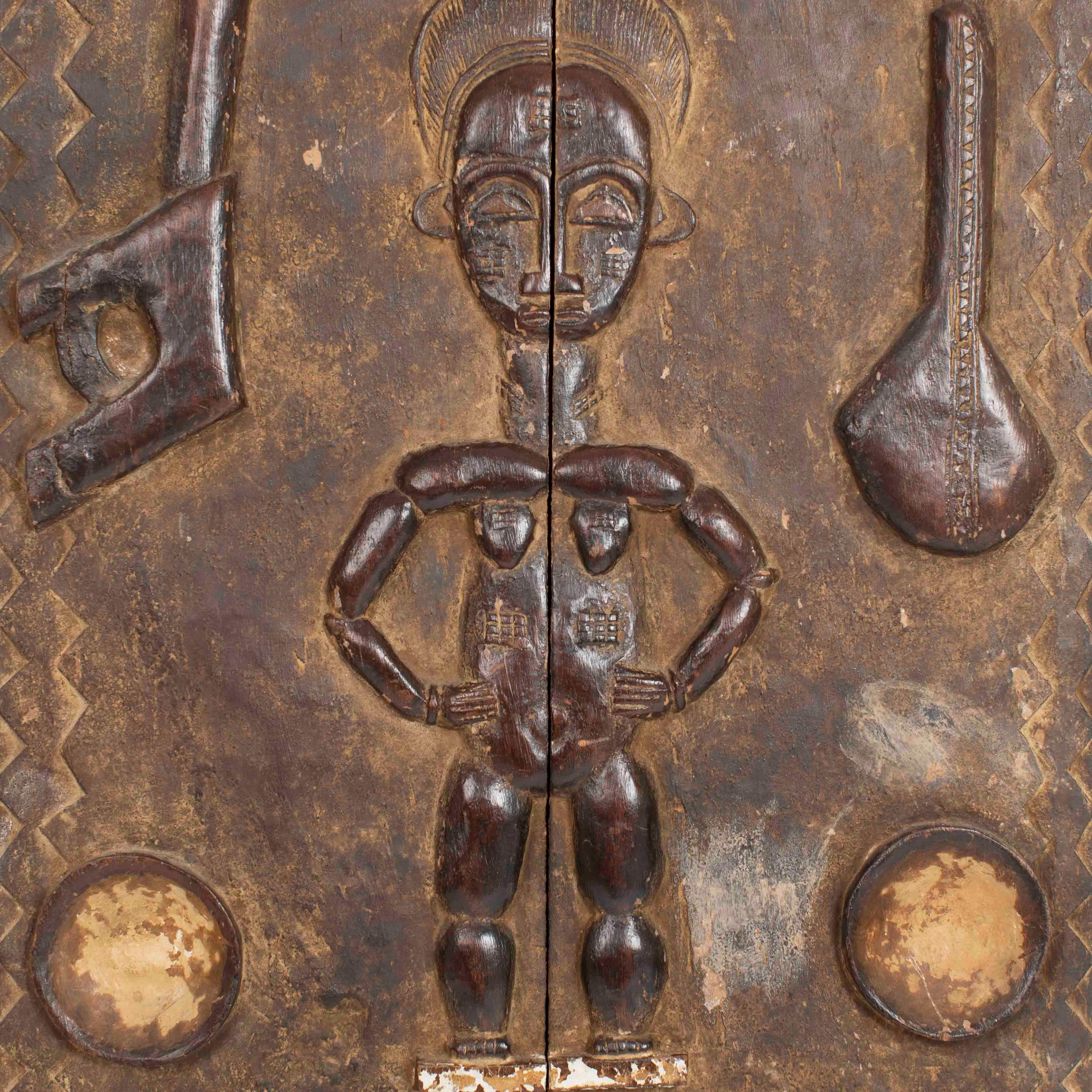 Africain Mid-Century Wooden Tribal Wall-Sculpture Mali-Dogon Golden Frame 1960s For Sale 3