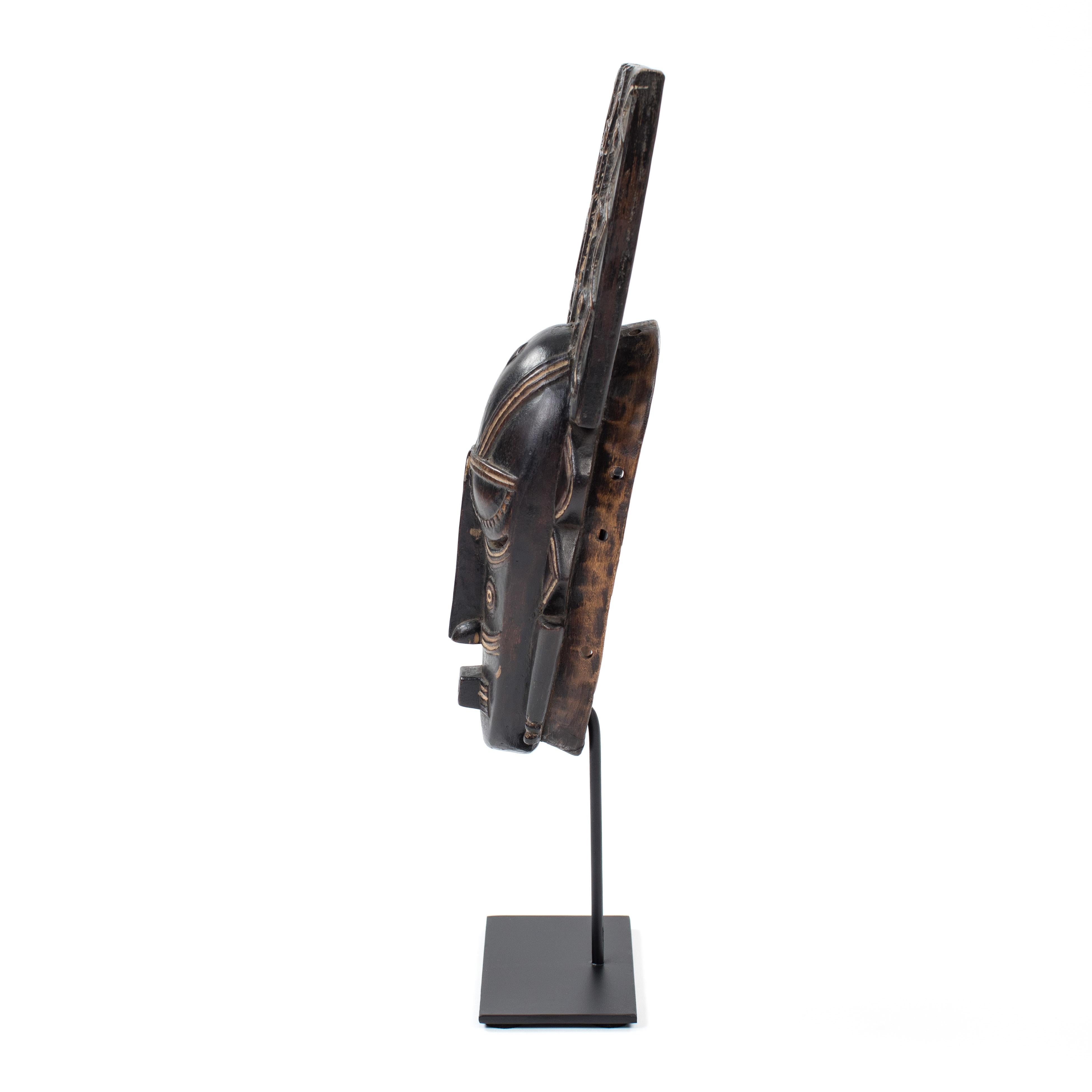 Ivorian Africain Wooden Ligbi Mask Protruding Plate on the Head, Ivory Coast 1980s For Sale