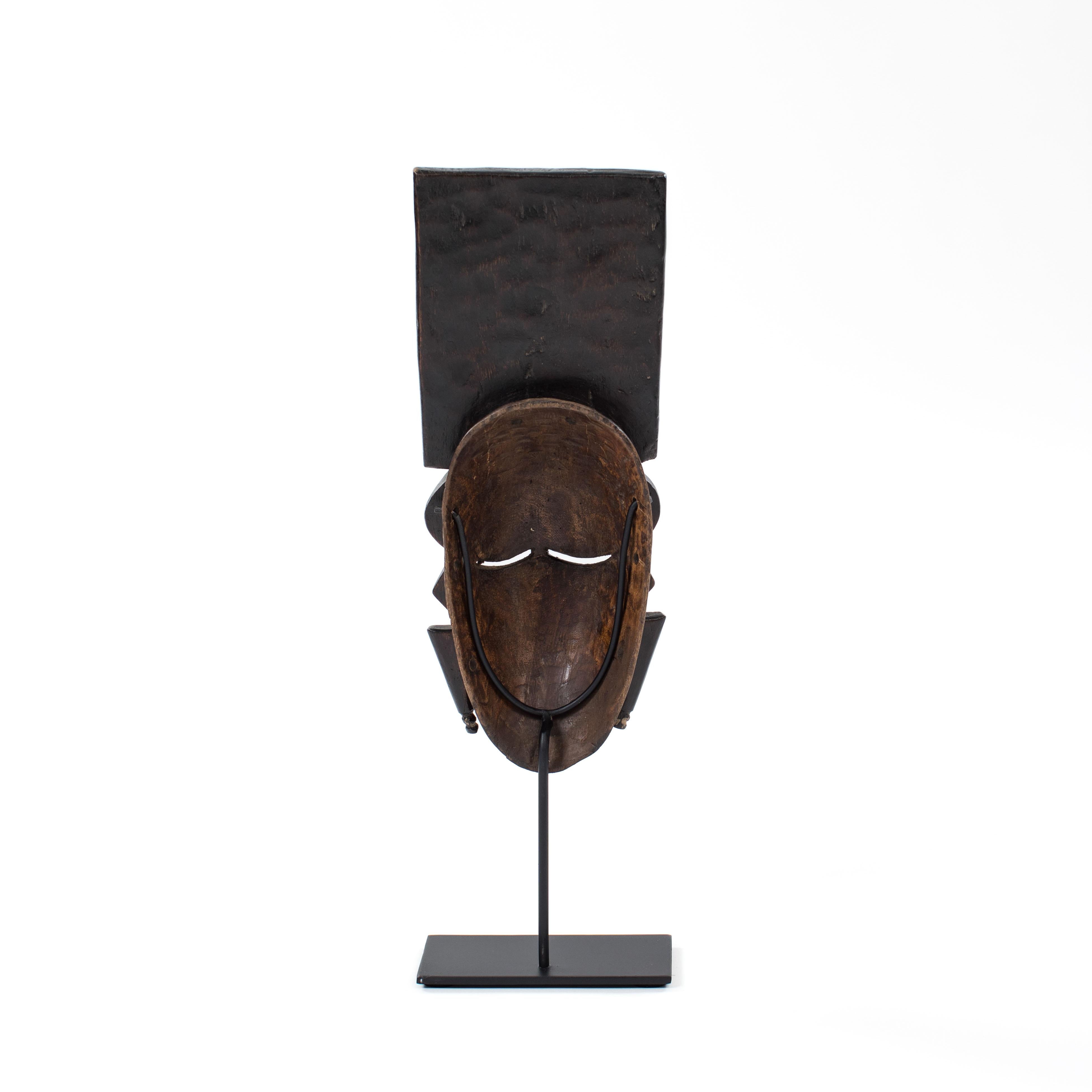Africain Wooden Ligbi Mask Protruding Plate on the Head, Ivory Coast 1980s In Good Condition For Sale In Salzburg, AT