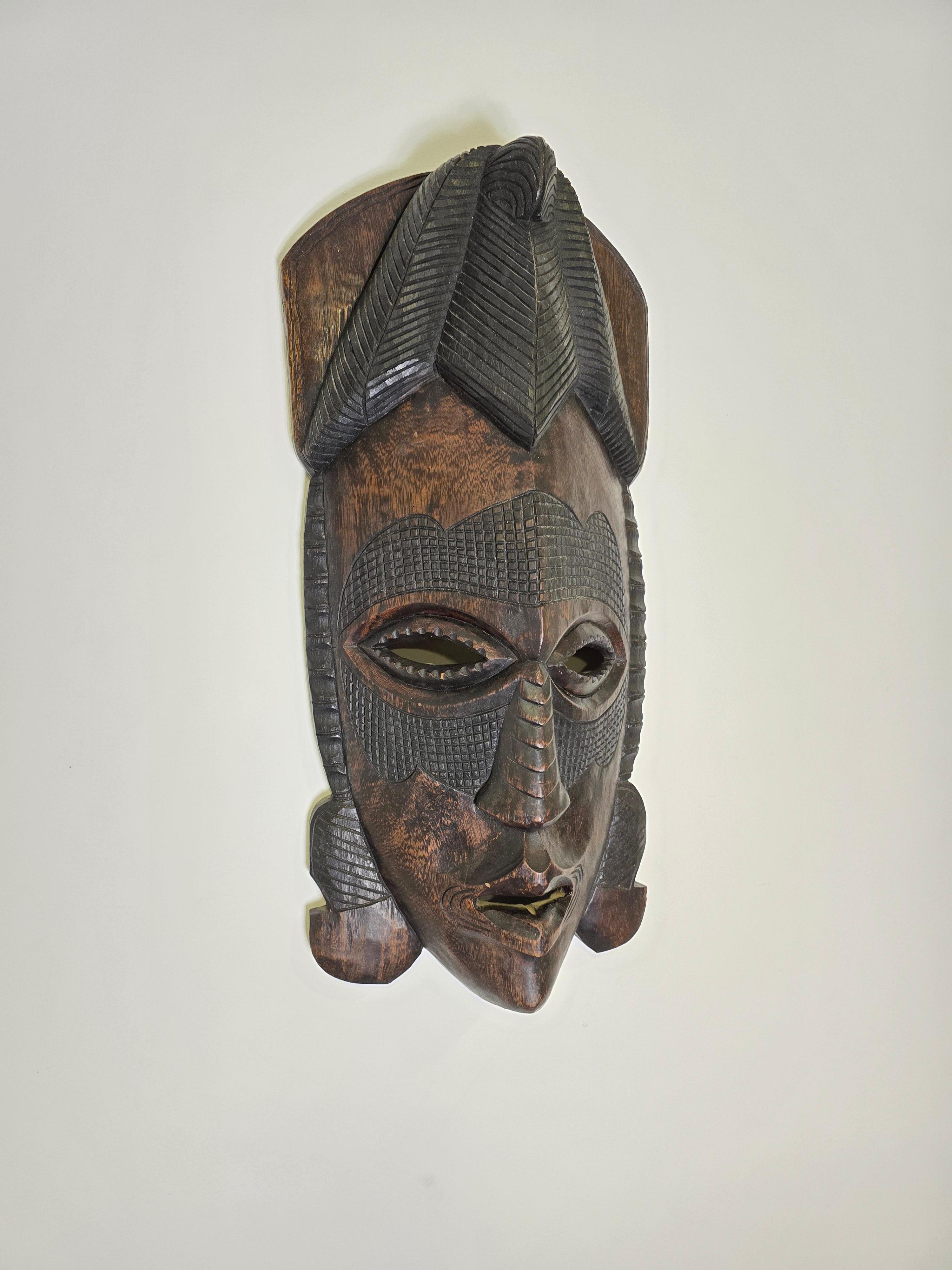 Maschera africana con lance anni '90 in vendita 8