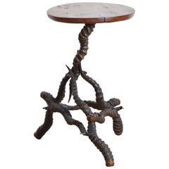 Tavolino in corno di antilope africano, ottone e noce, inizio XX secolo