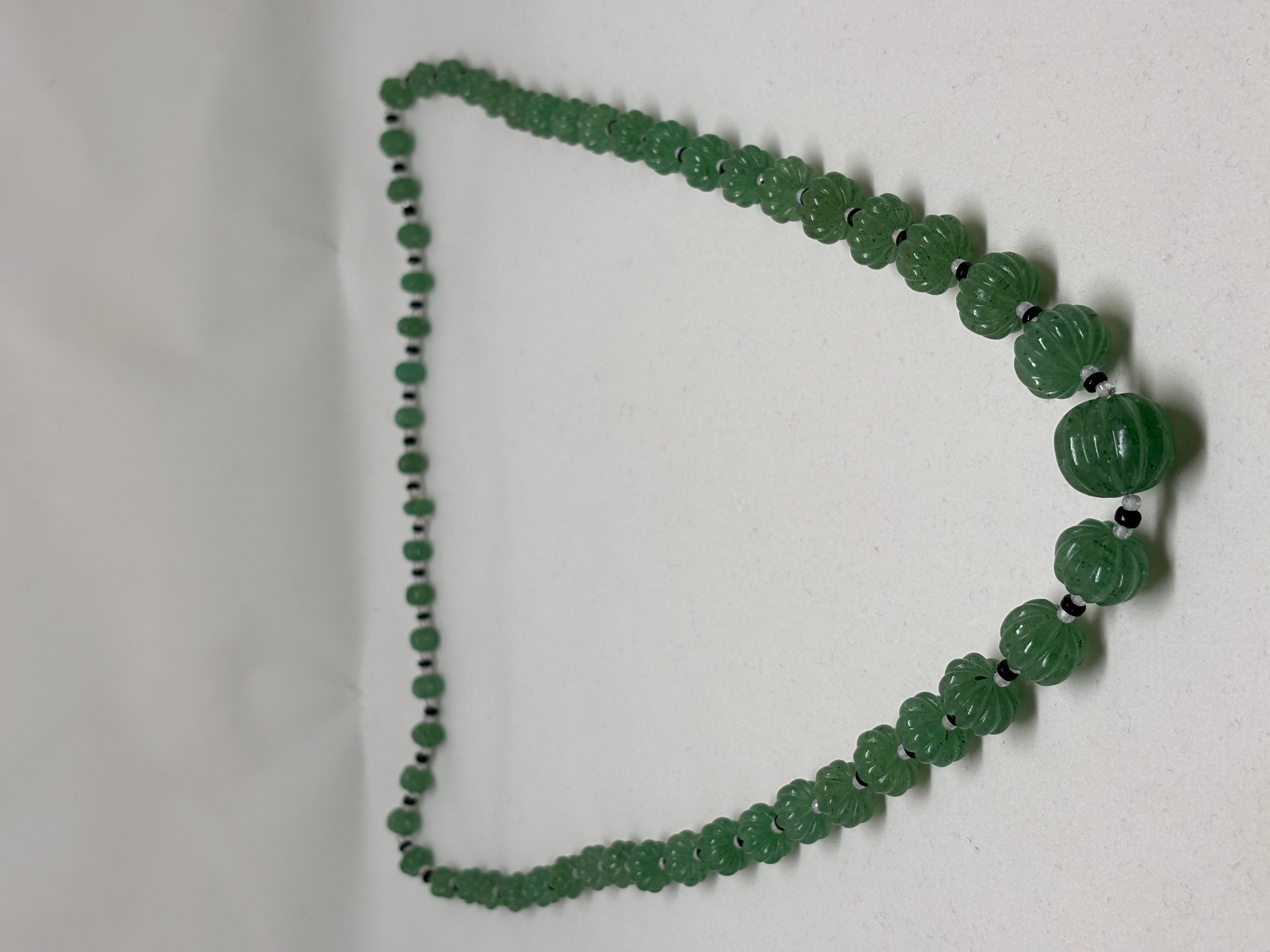 Collana di cristalli di onice nero con perline di avventurina africana in vendita 1