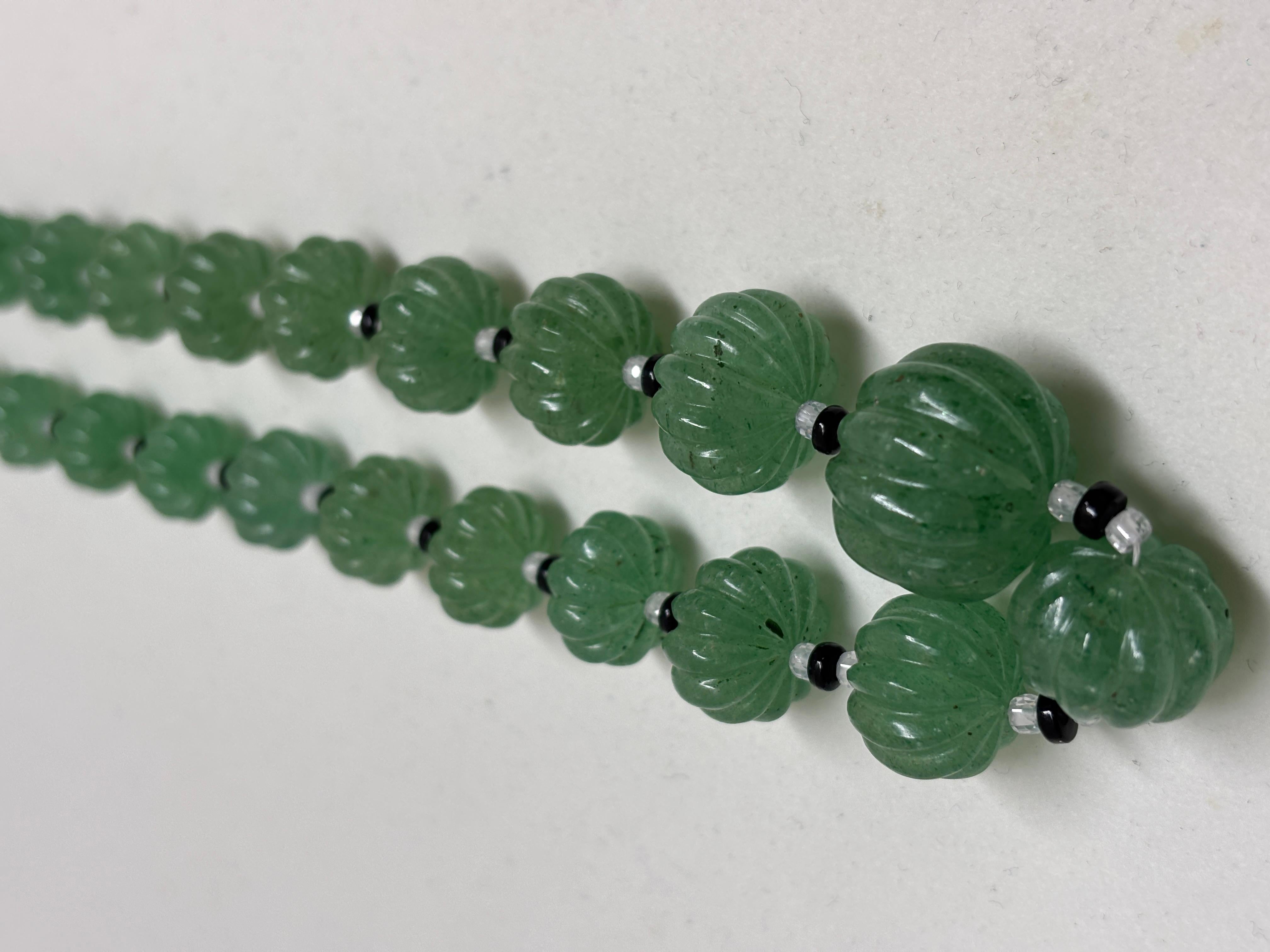 Collana di cristalli di onice nero con perline di avventurina africana in vendita 2