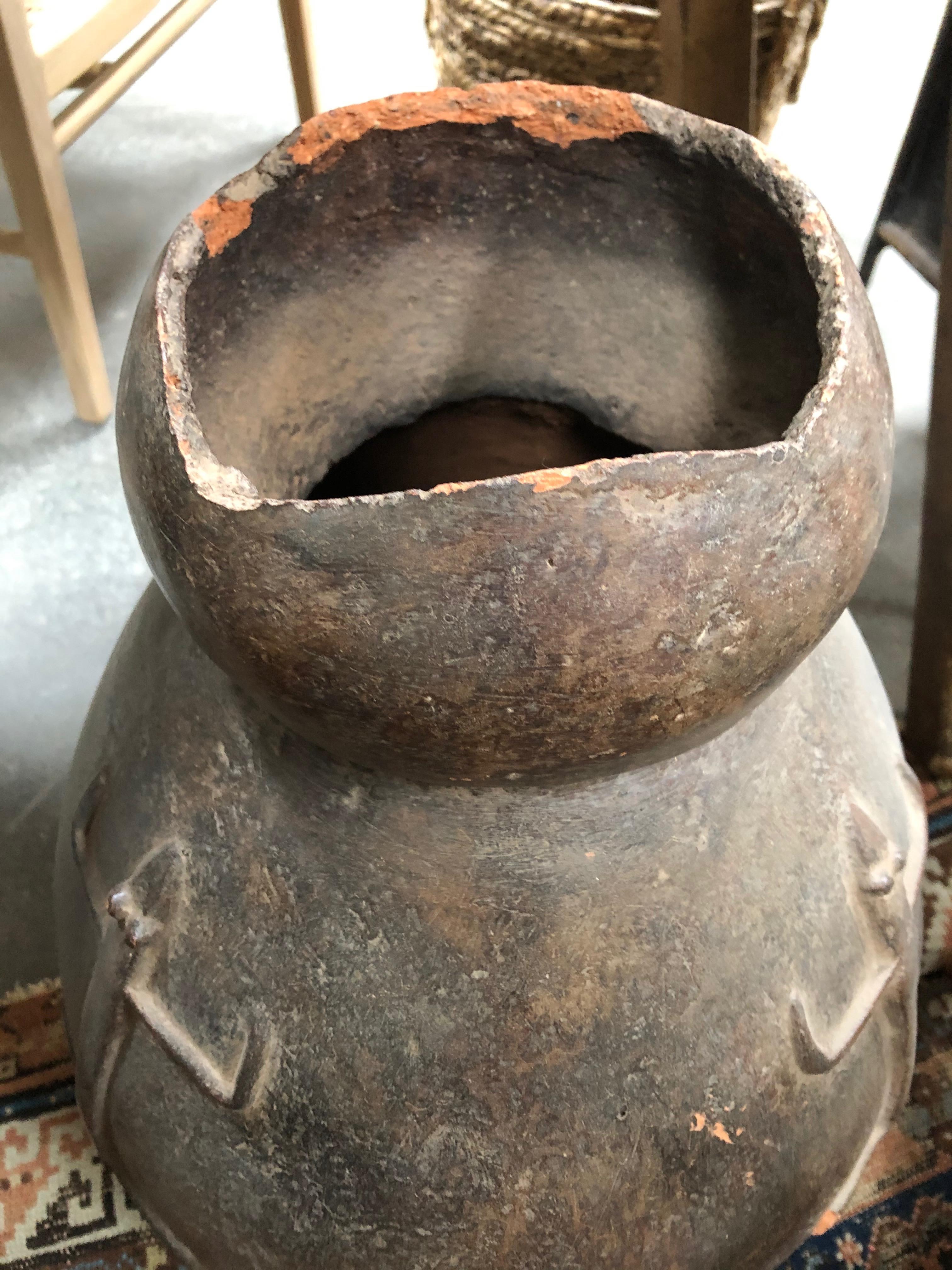 Tribal African Bamana Pot with Lizard Motif For Sale