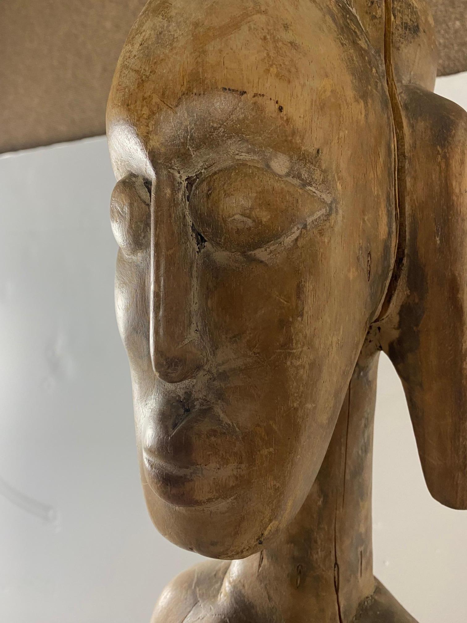 20ième siècle Statue africaine en bois de bambara en vente