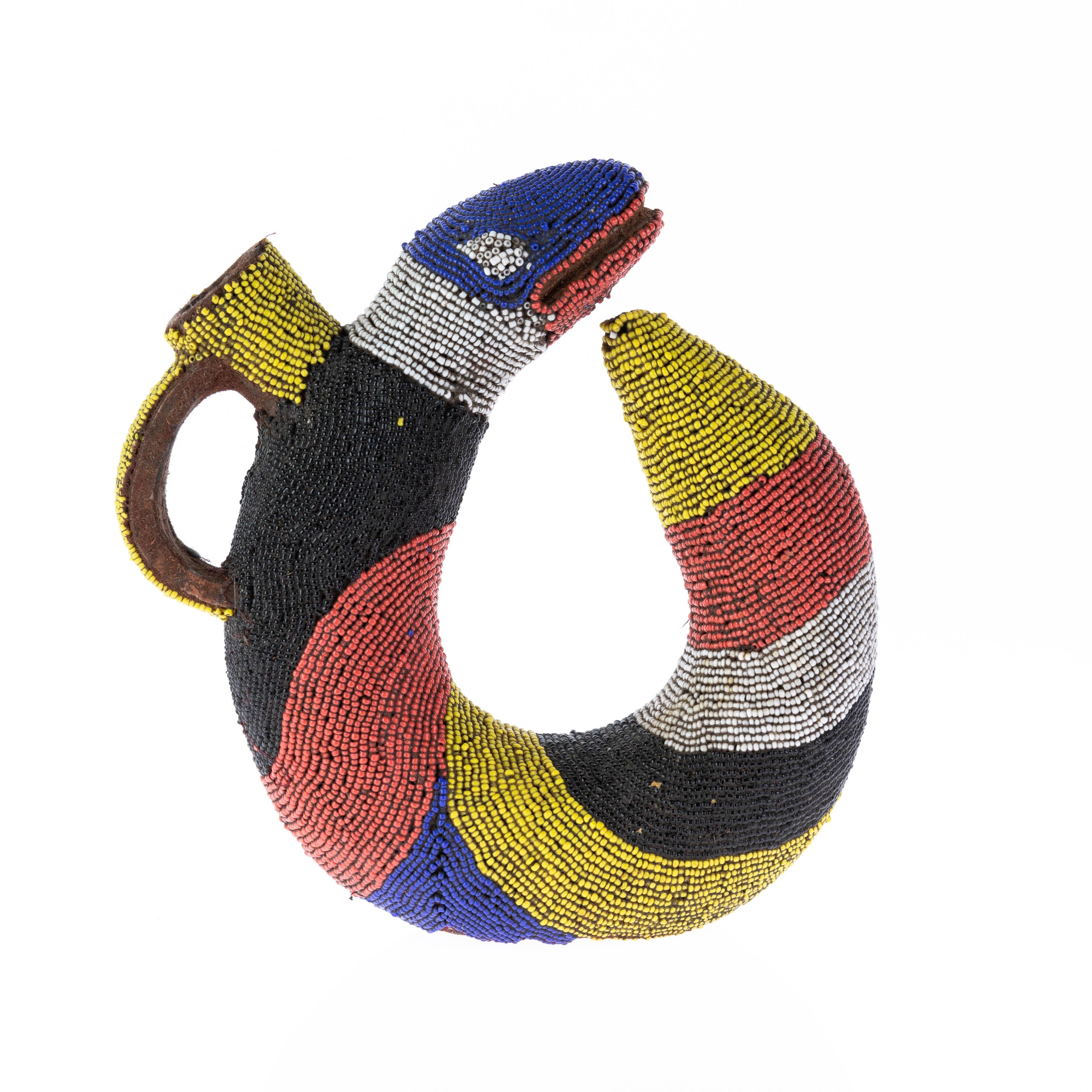 Portacandele africano Bamileke Camerun con perline a forma di serpente In condizioni buone in vendita a Nottingham, GB