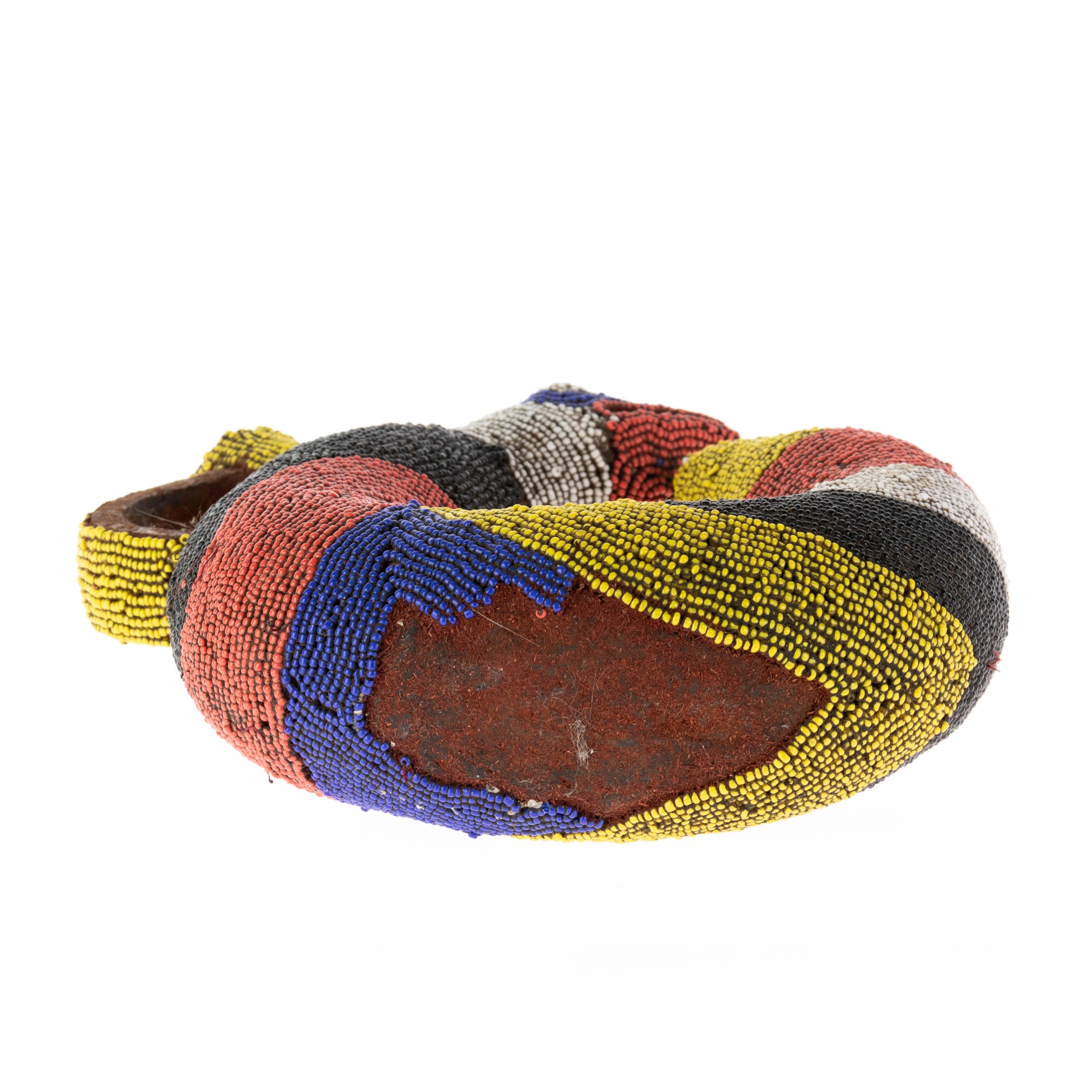 Portacandele africano Bamileke Camerun con perline a forma di serpente in vendita 1