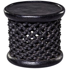 Tabouret ou table africain Bamileke sculpté à la main