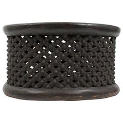 Tabouret ou table d'appoint africain en forme d'araignée Bamileke