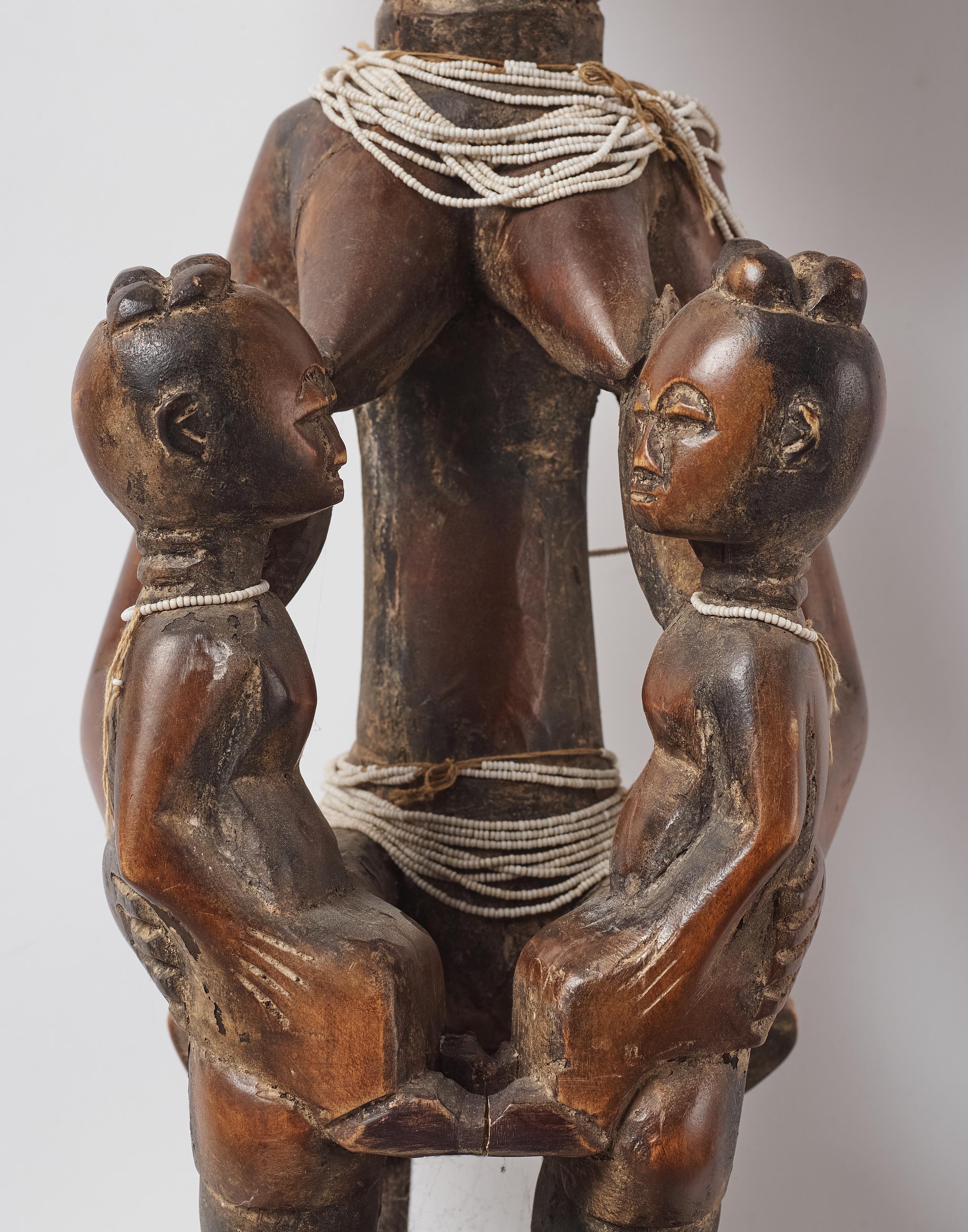 African Baule statue Mother with Childs, Ivory Coast mid  XXem For Sale 1