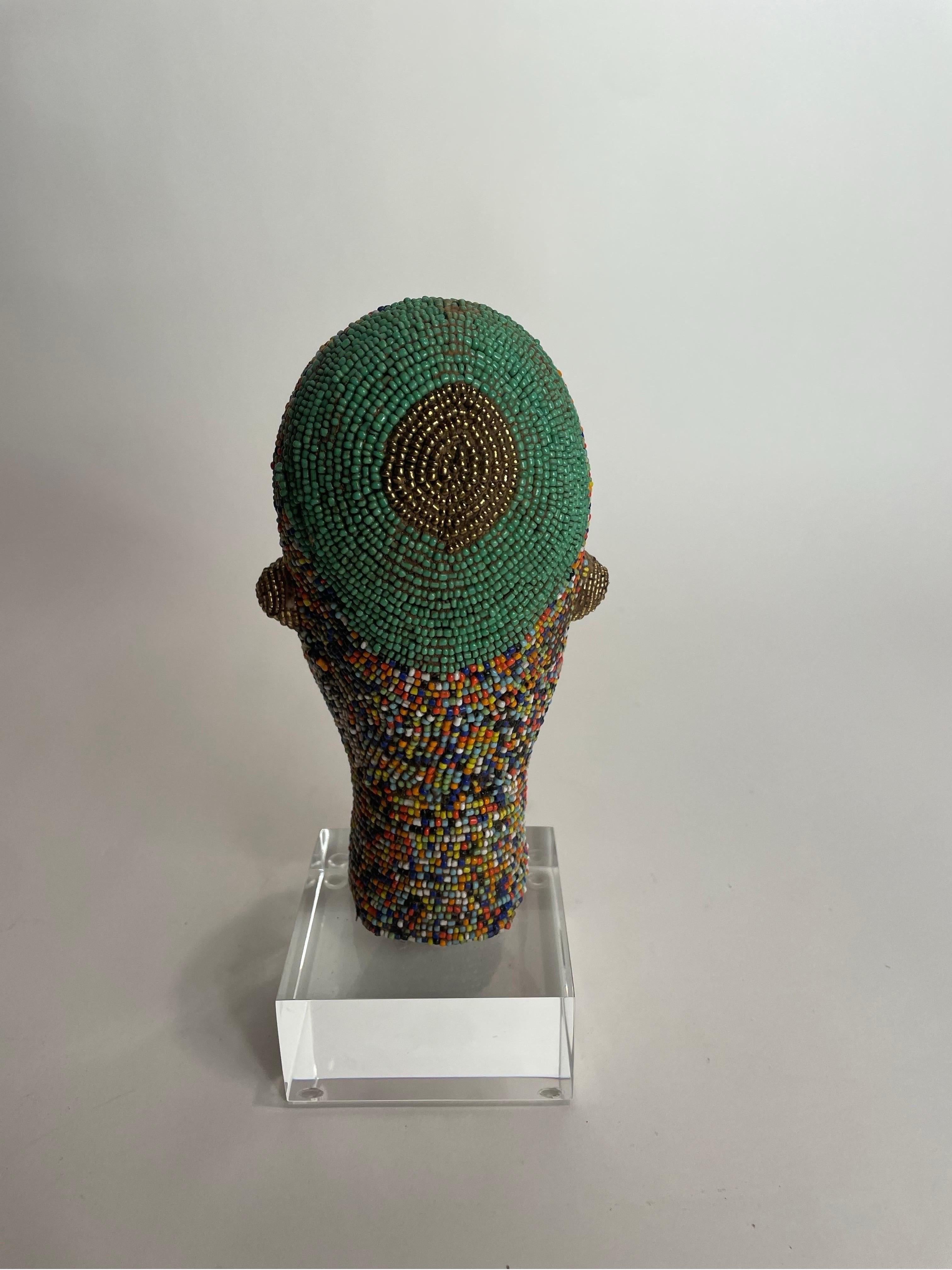 Afrikanischer Perlenkopf aus Kamerun (Kamerunisch) im Angebot