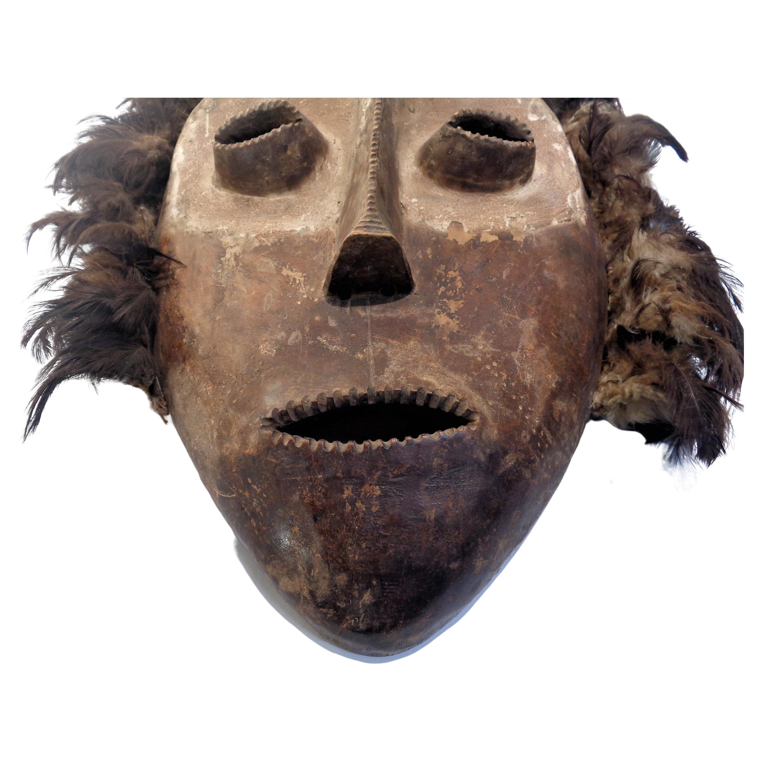 20ième siècle Masque africainembe en vente