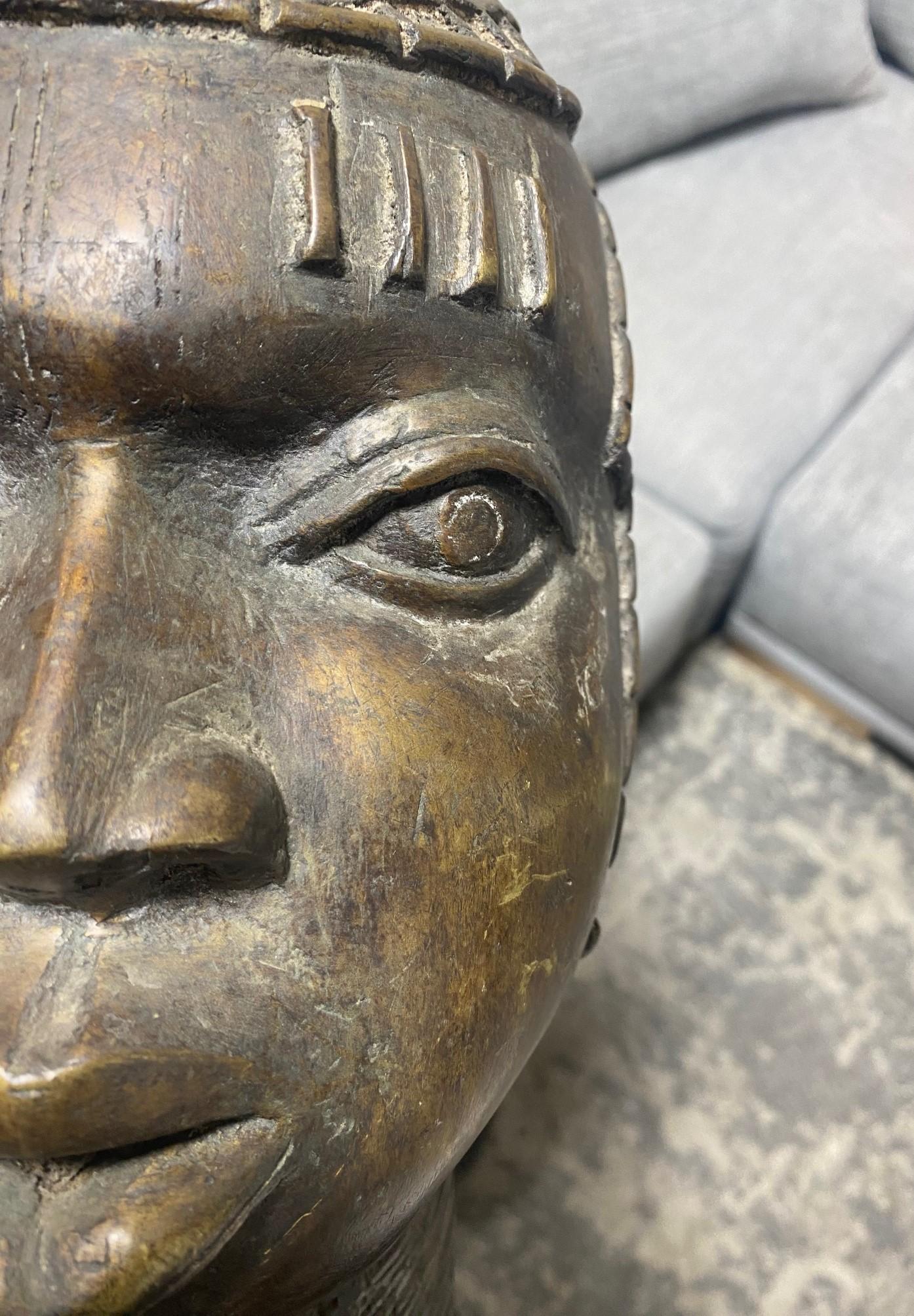 Benin Yoruba Oba tête de la reine Idia, grande sculpture de buste en bronze 12