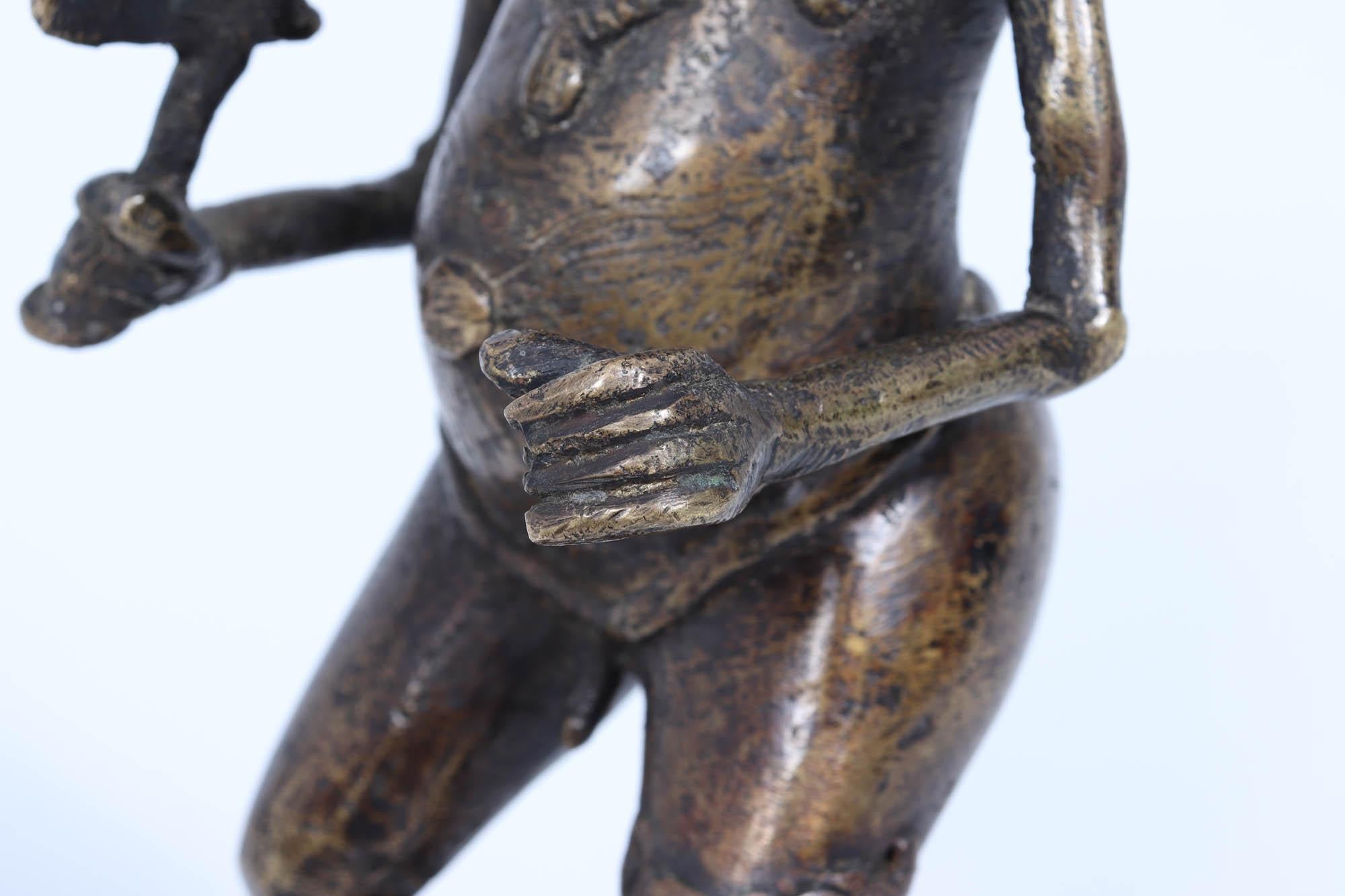 Figura africana in bronzo del 1950 circa in vendita 4