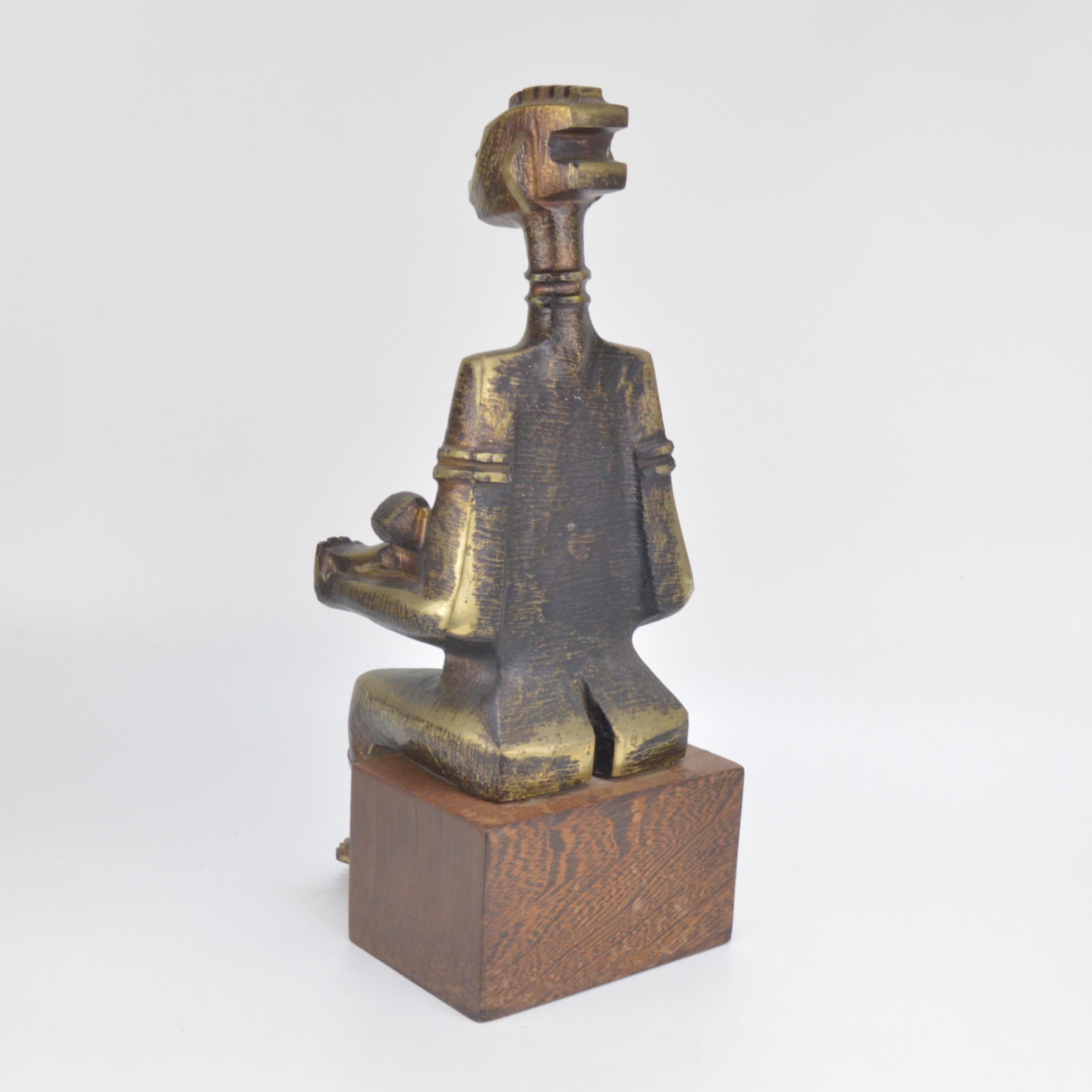 African Bronze Sculpture Signed A. Lambote Congolese School In Good Condition For Sale In Brussels, BE