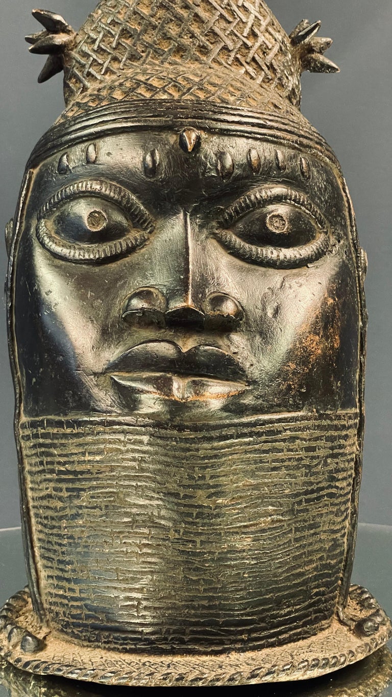 Tribal African Bronze, Yoruba Tribe Queen, Benin, West Africa For Sale