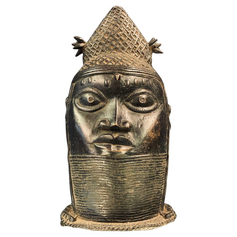 African Bronze, Yoruba Tribe Queen, Benin, West Africa For Sale