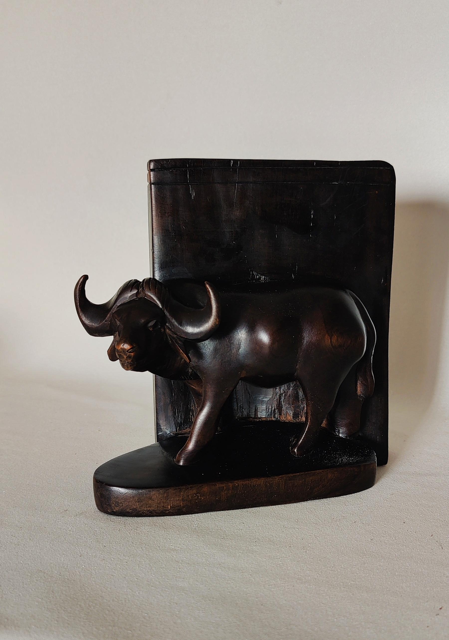 African Buffallo trópical wood bookends For Sale 5