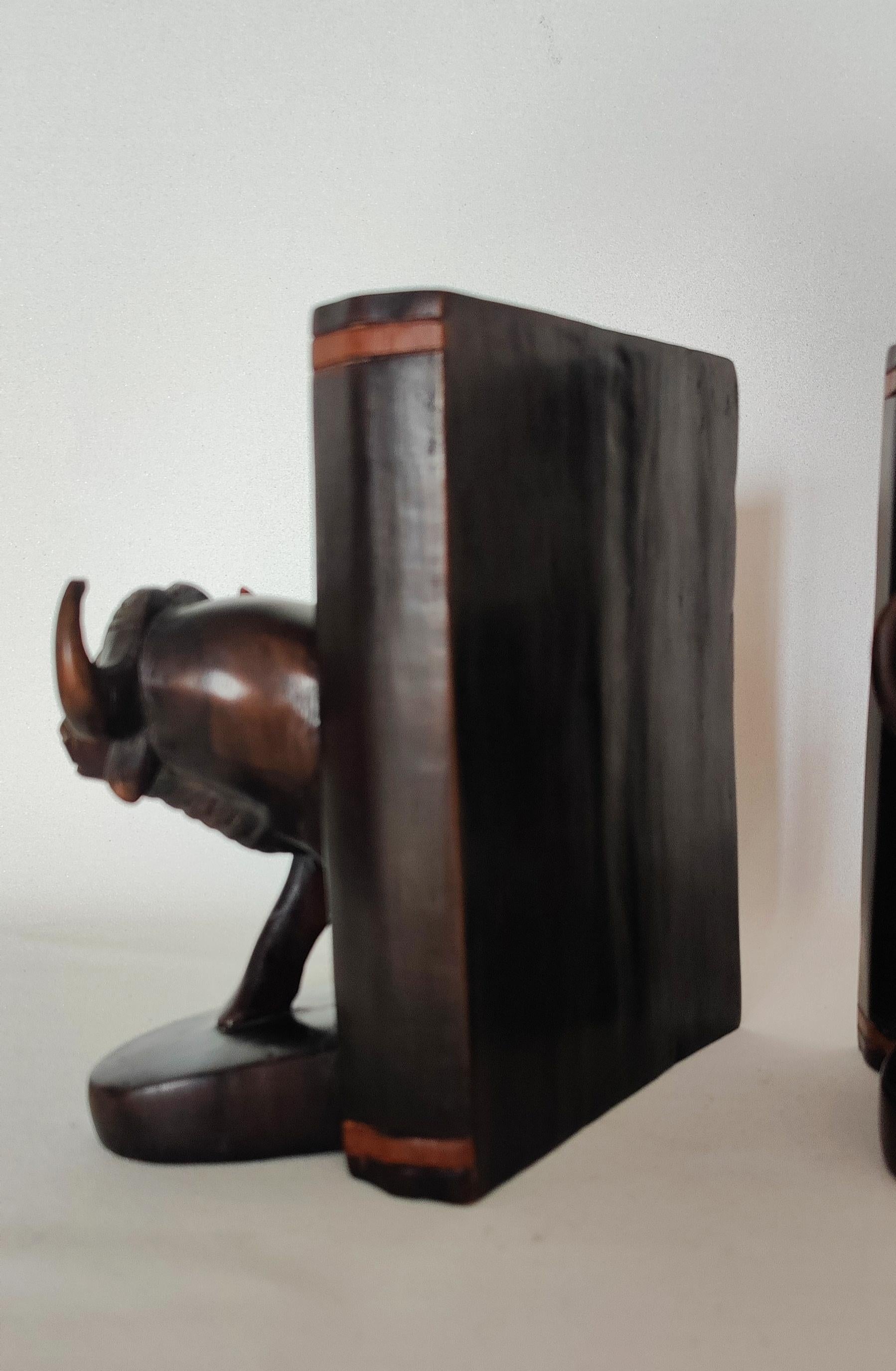 African Buffallo trópical wood bookends For Sale 9