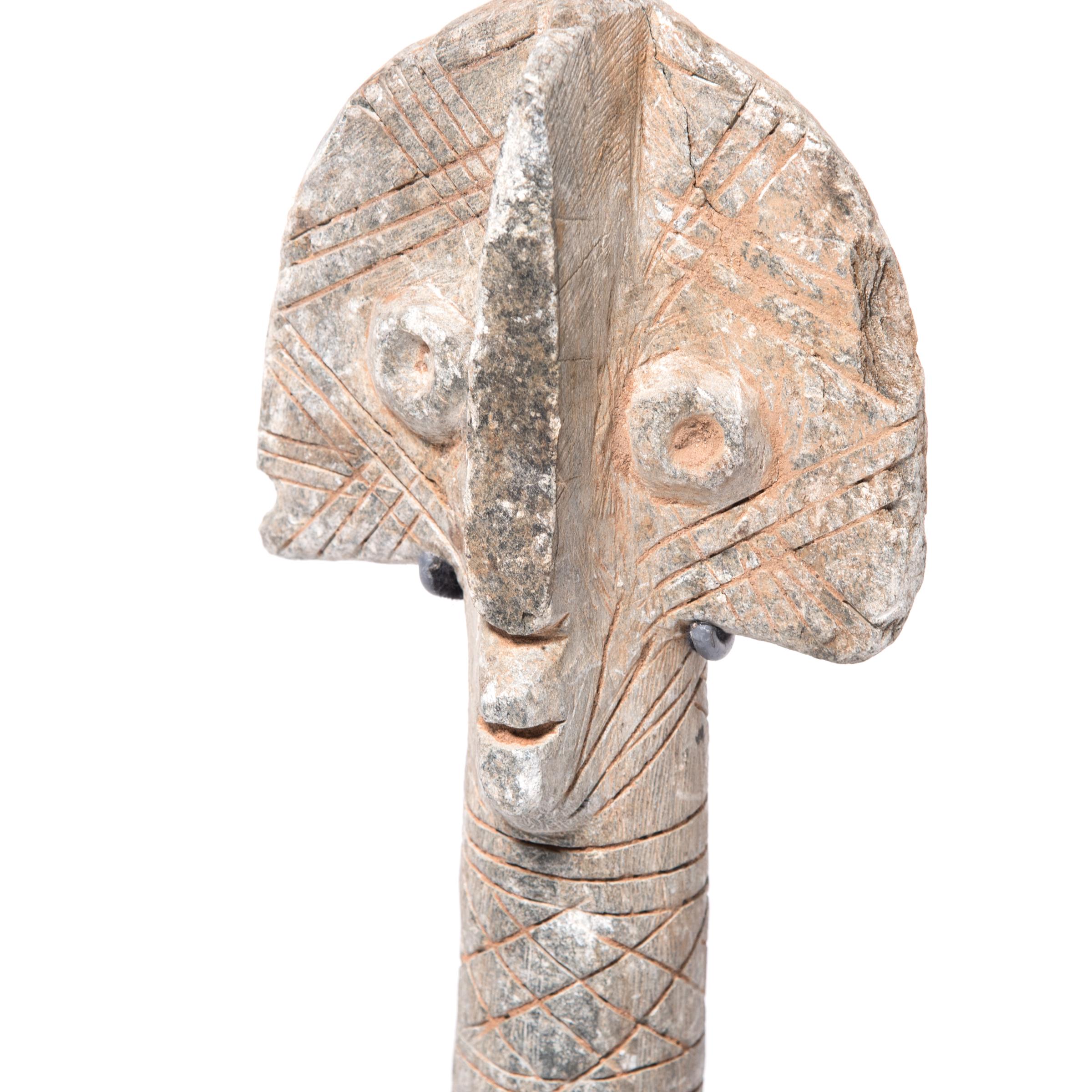 Afrikanischer Bura Stone Grabstein (Geschnitzt) im Angebot