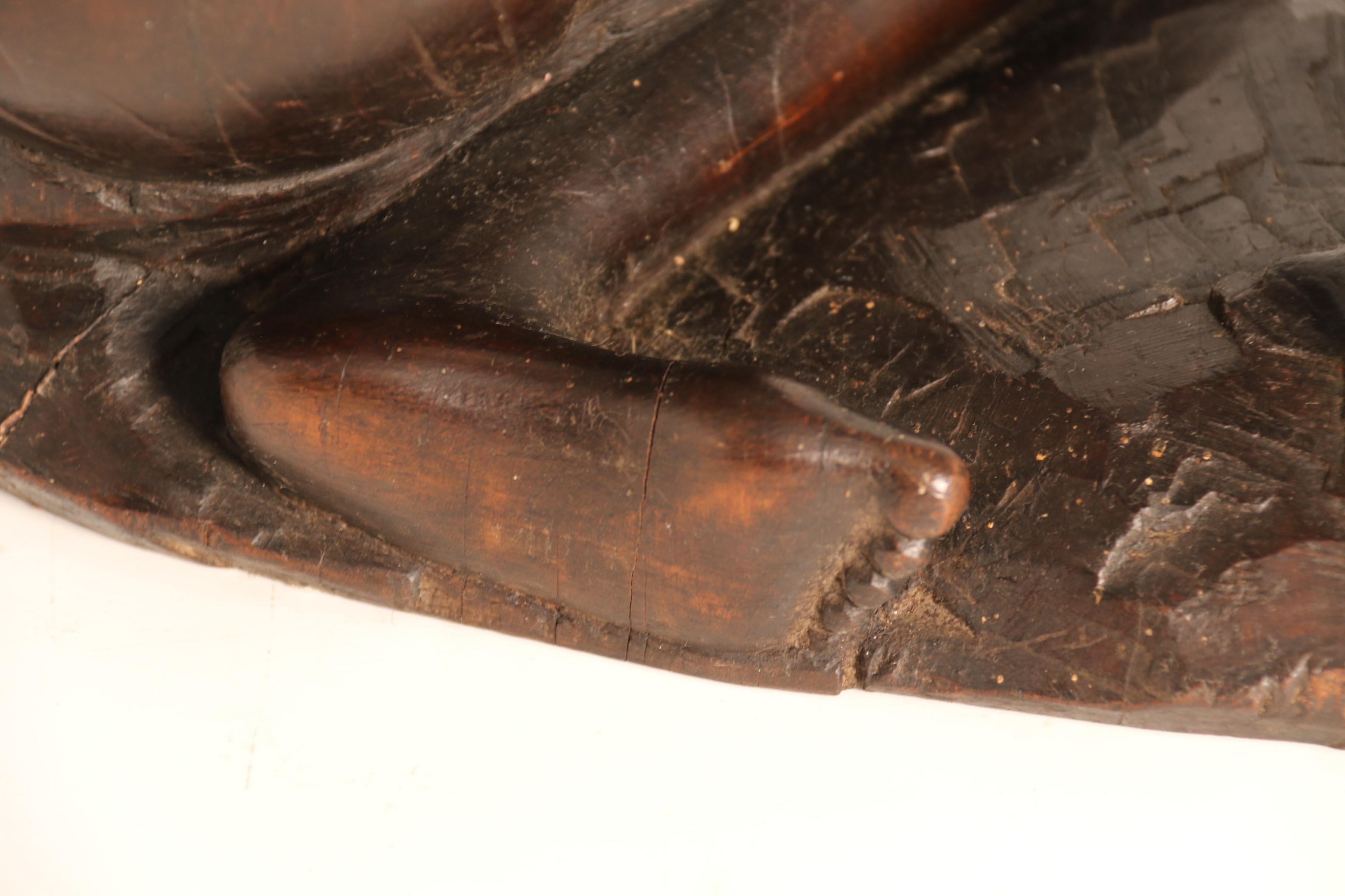 Figura africana in legno duro intagliato di un guerriero Maasai, firmata, circa 1930 in vendita 12
