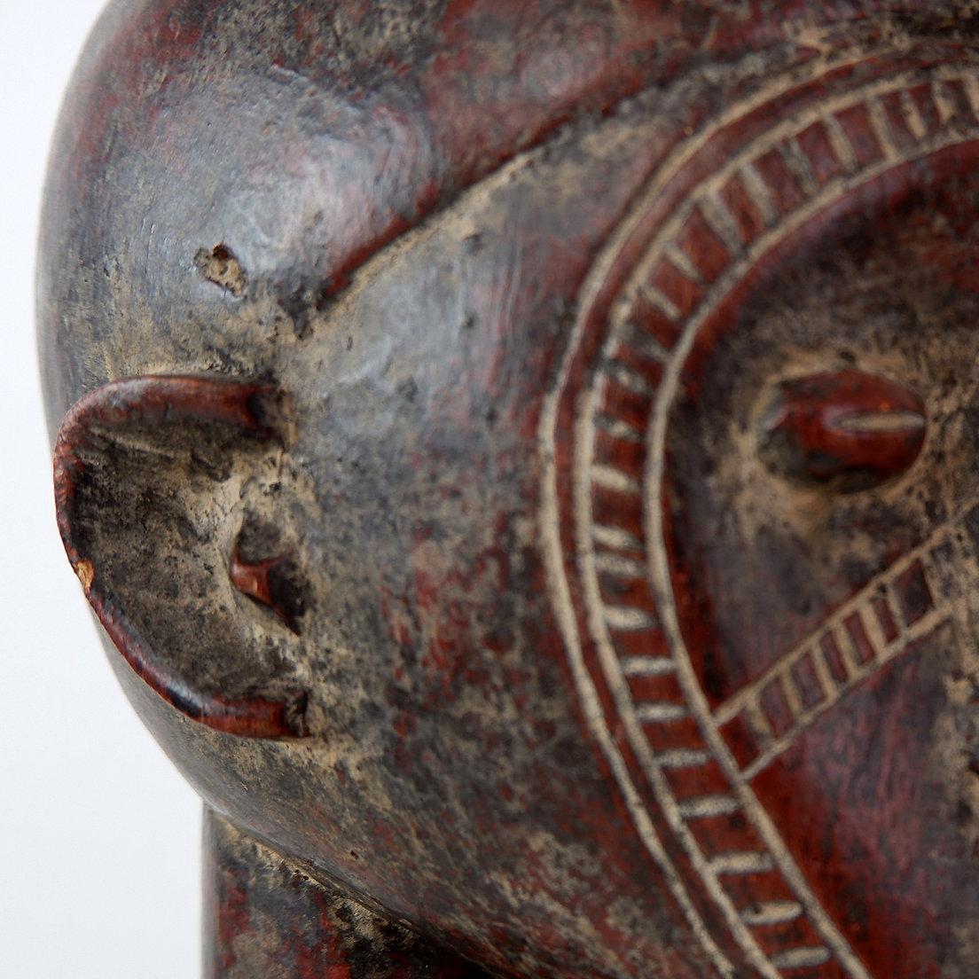 African carved wooden statue - 20th For Sale 4