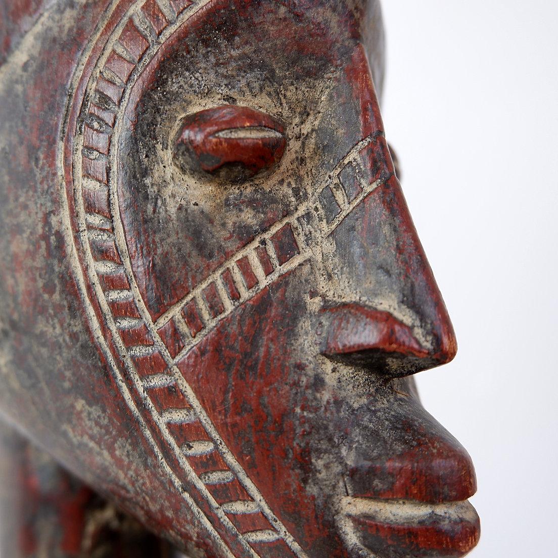 African carved wooden statue - 20th For Sale 6