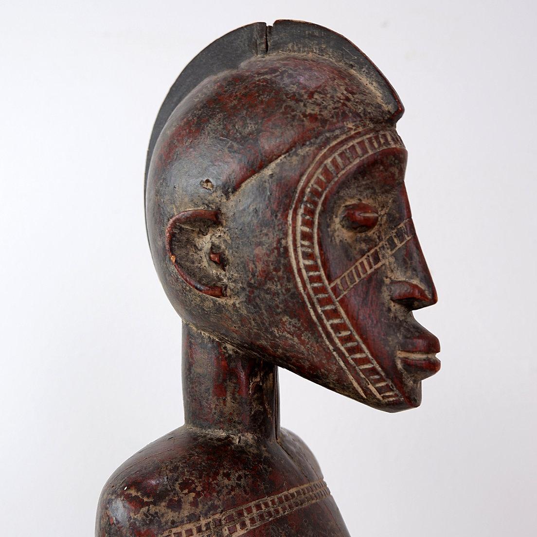 African carved wooden statue - 20th For Sale 7