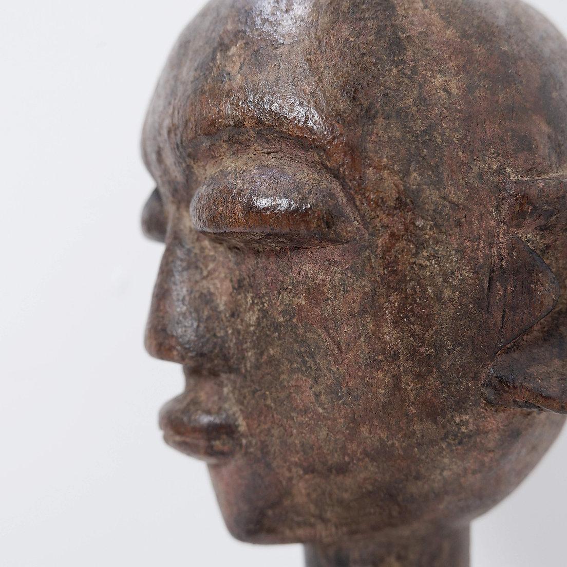 African carved wooden statue - Congo In Good Condition For Sale In Linkebeek, BE