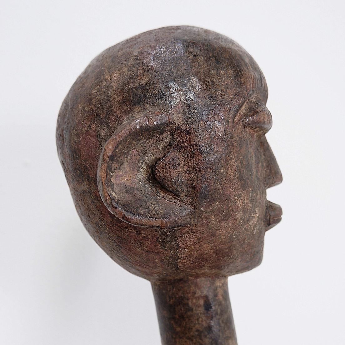 20th Century African carved wooden statue - Congo For Sale