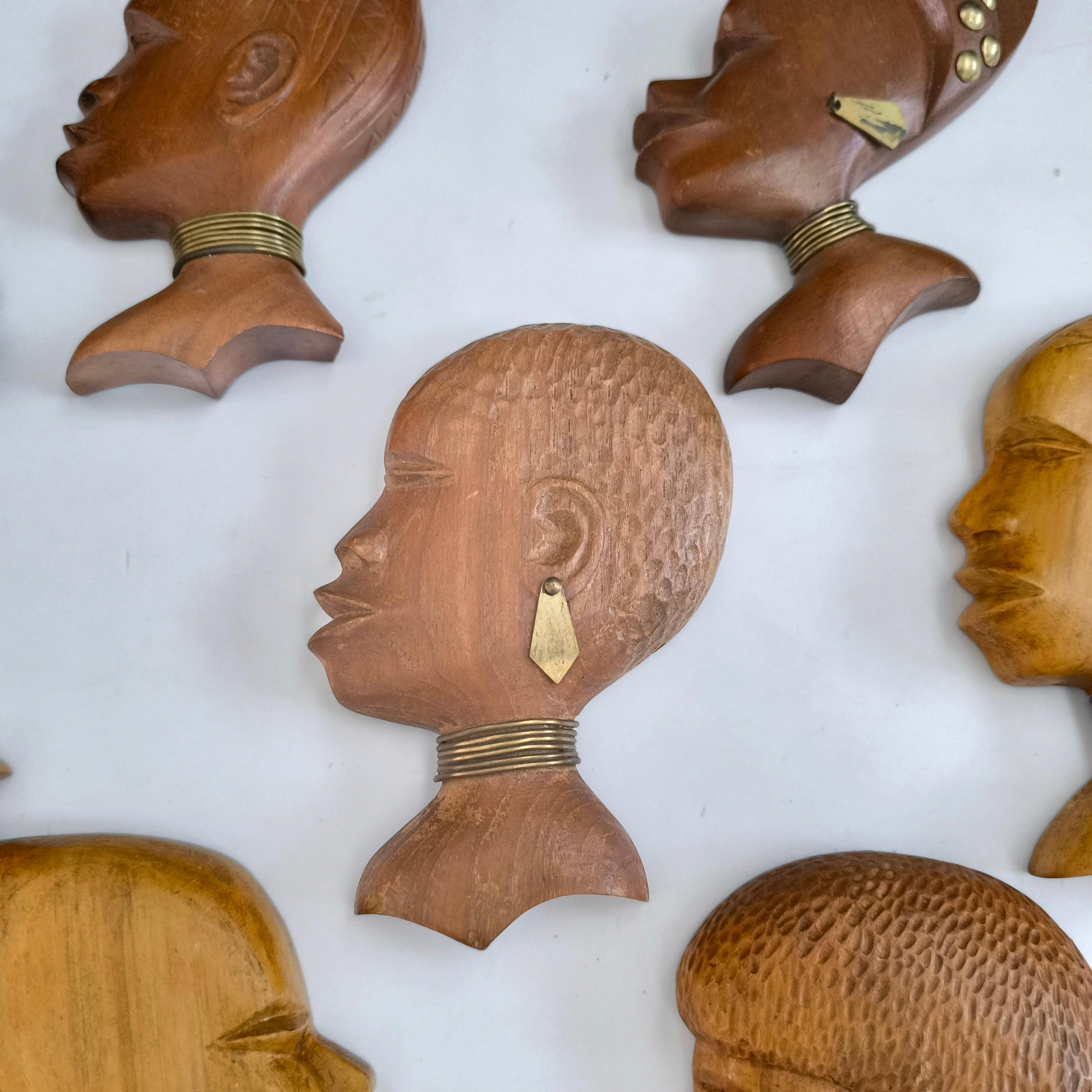 Tallado africano  Cabezas de Mujer de Madera de Estilo Tribal. en venta 8