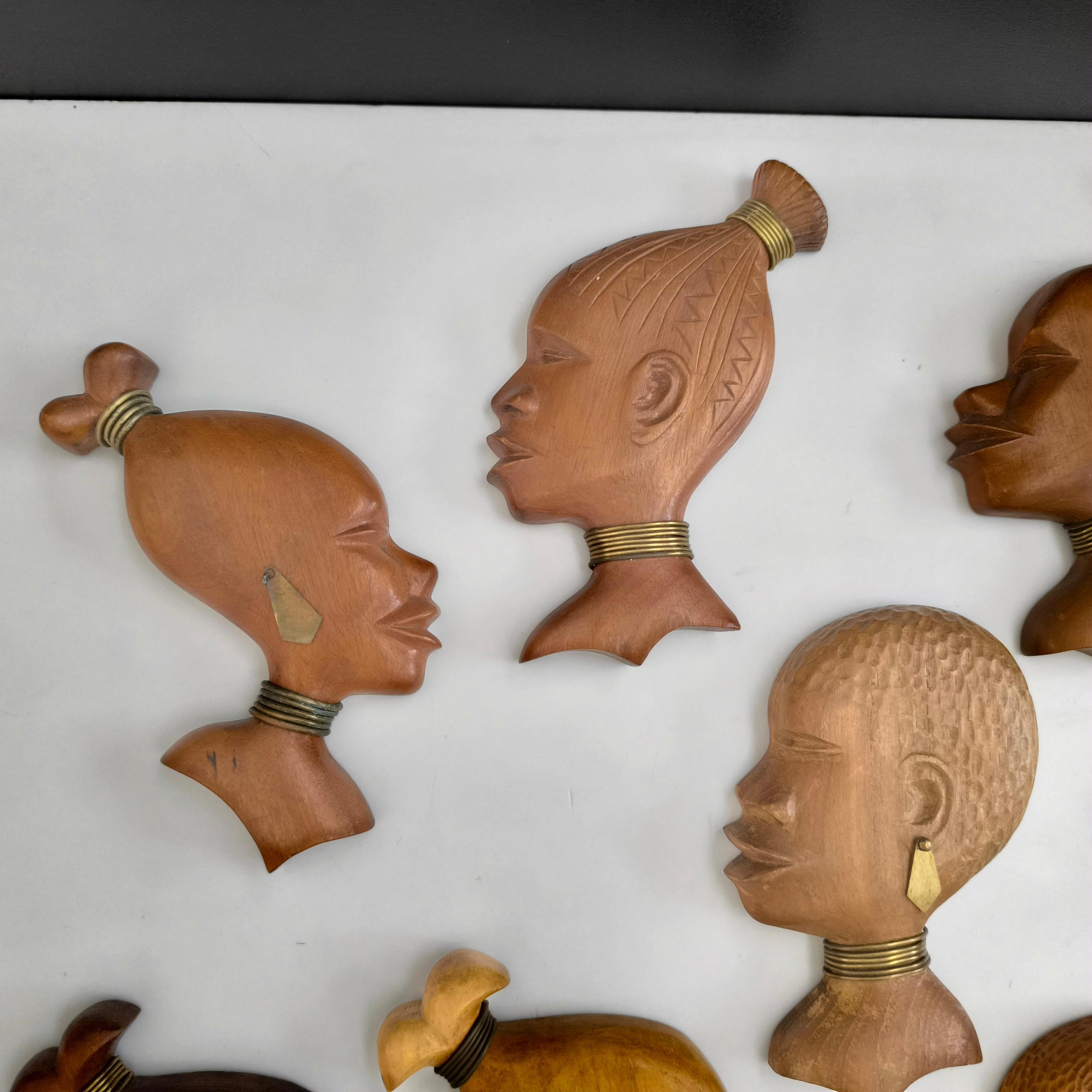 Tallado africano  Cabezas de Mujer de Madera de Estilo Tribal. en Bueno estado para la venta en Bochum, NRW