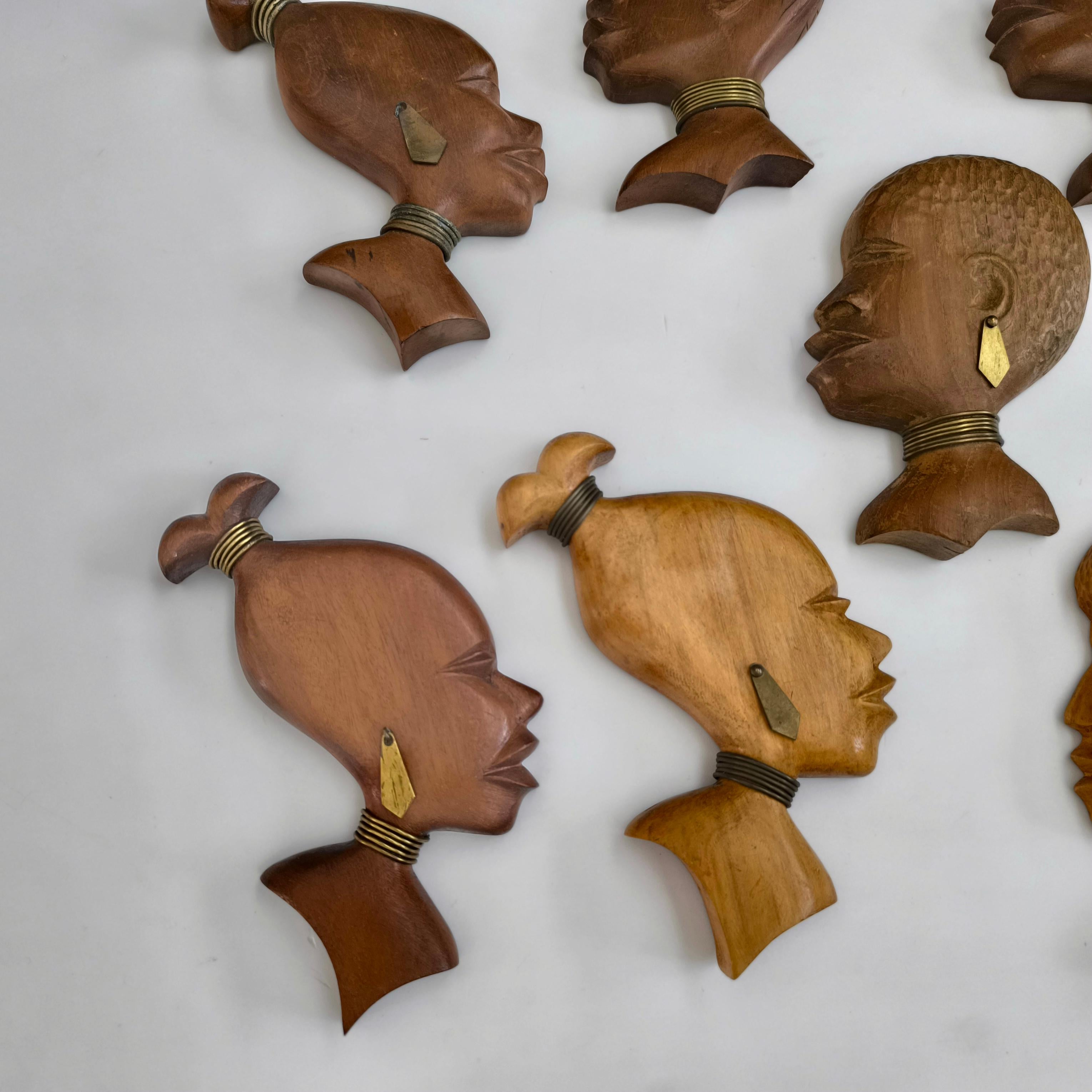 Tallado africano  Cabezas de Mujer de Madera de Estilo Tribal. en venta 2