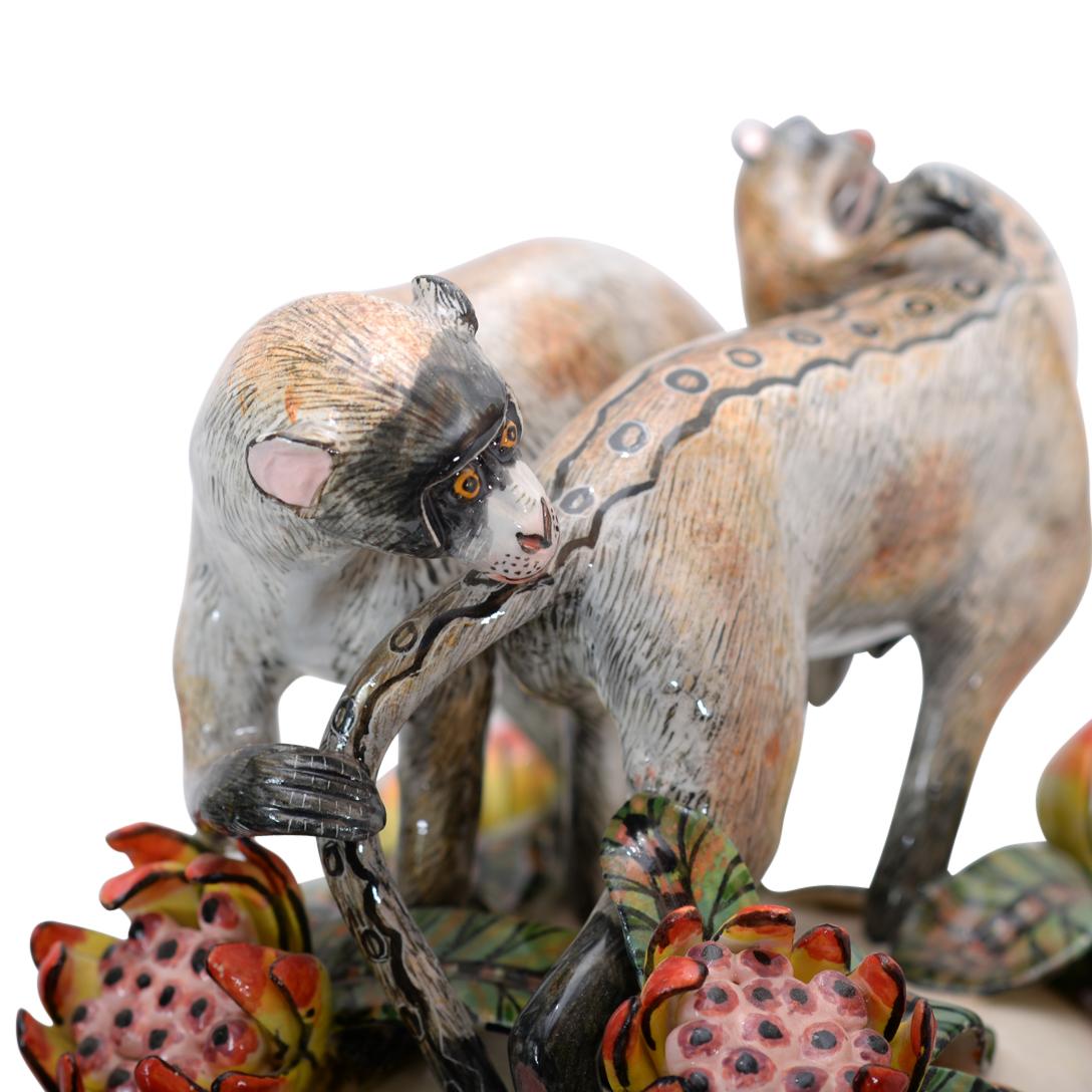 Vernissé Urne de singe en céramique africaine par Ardmore en vente